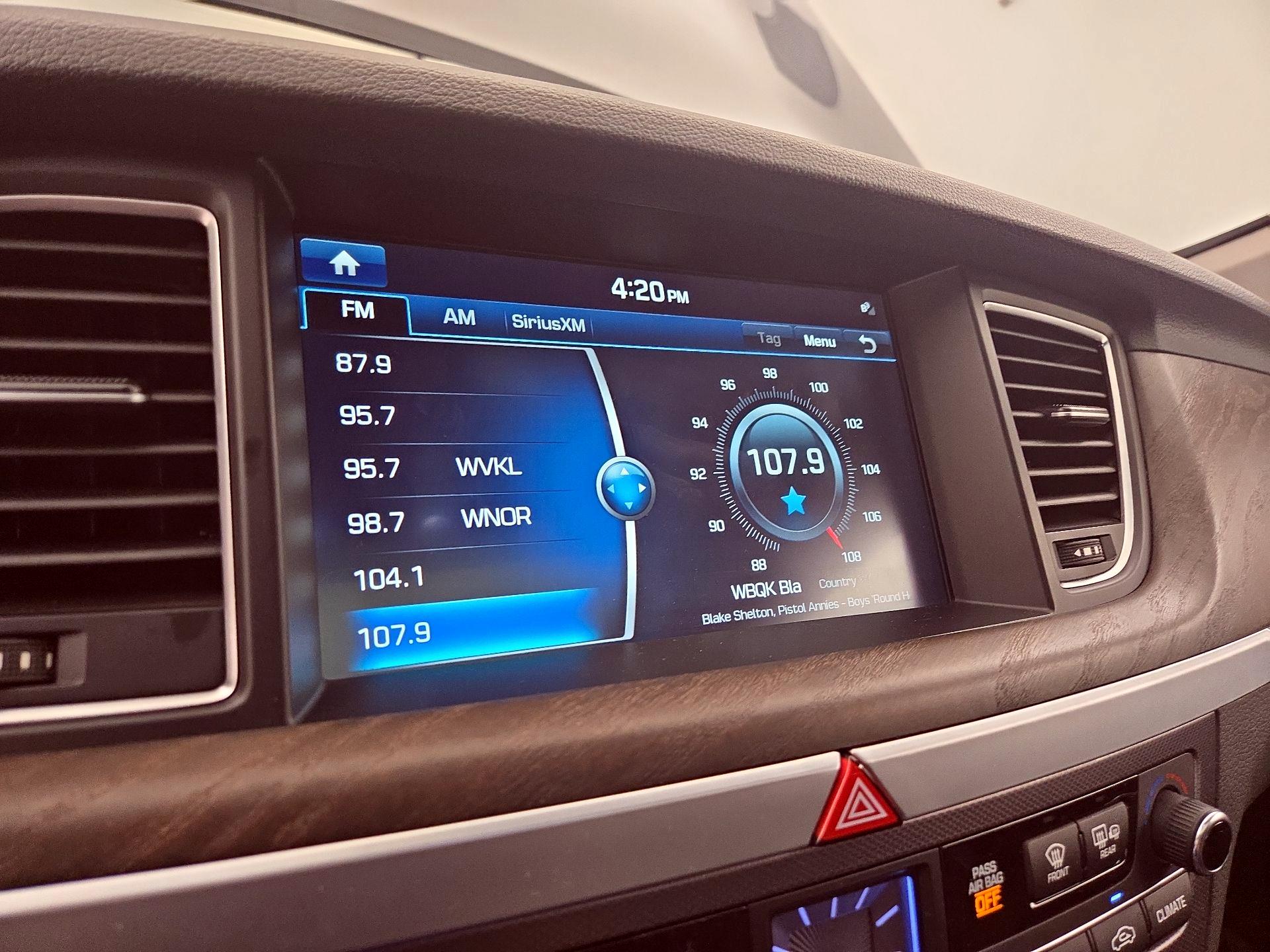 Thumbnail: 2015 Hyundai Genesis - 16