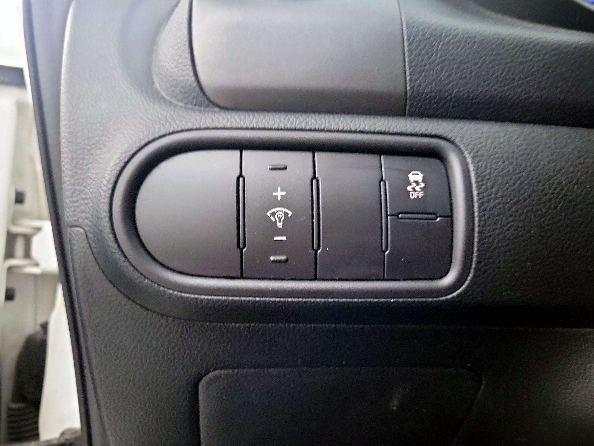 Thumbnail: 2018 Kia Forte - 13