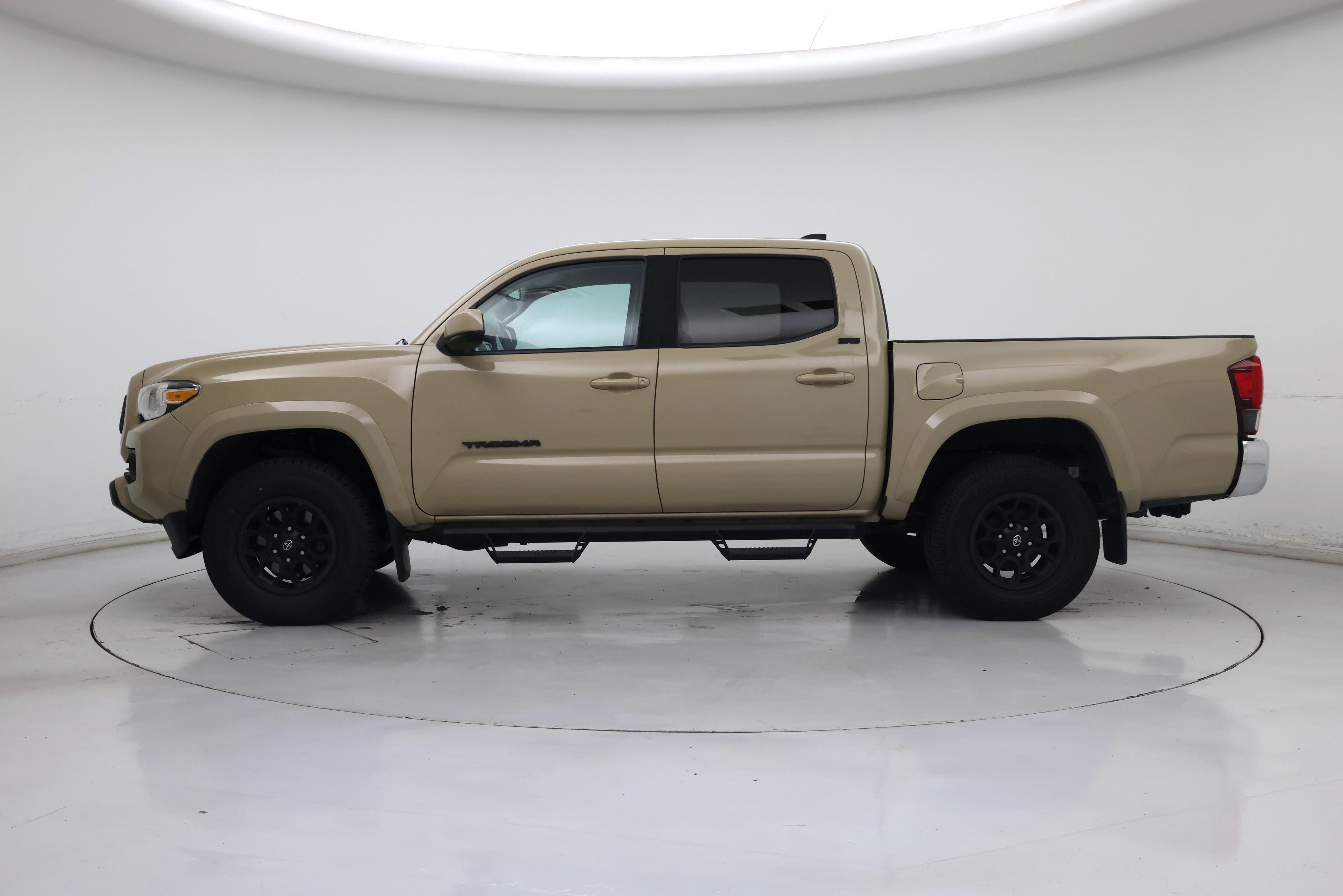 Thumbnail: 2020 Toyota Tacoma - 3
