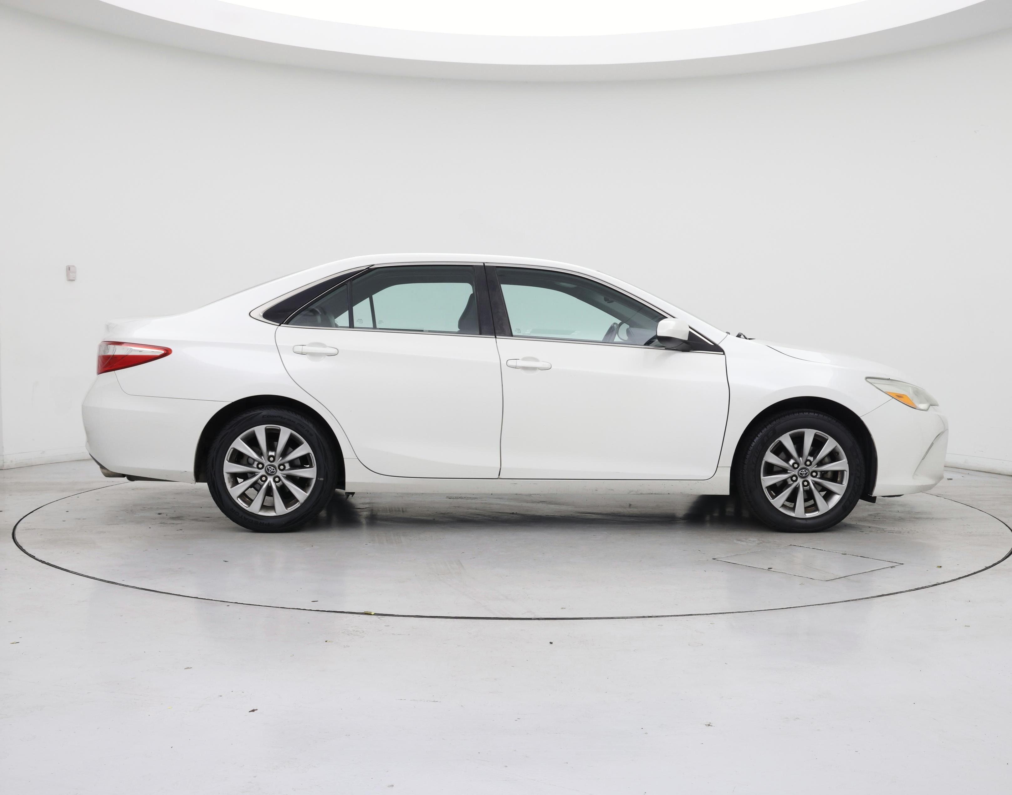 Thumbnail: 2016 Toyota Camry - 7