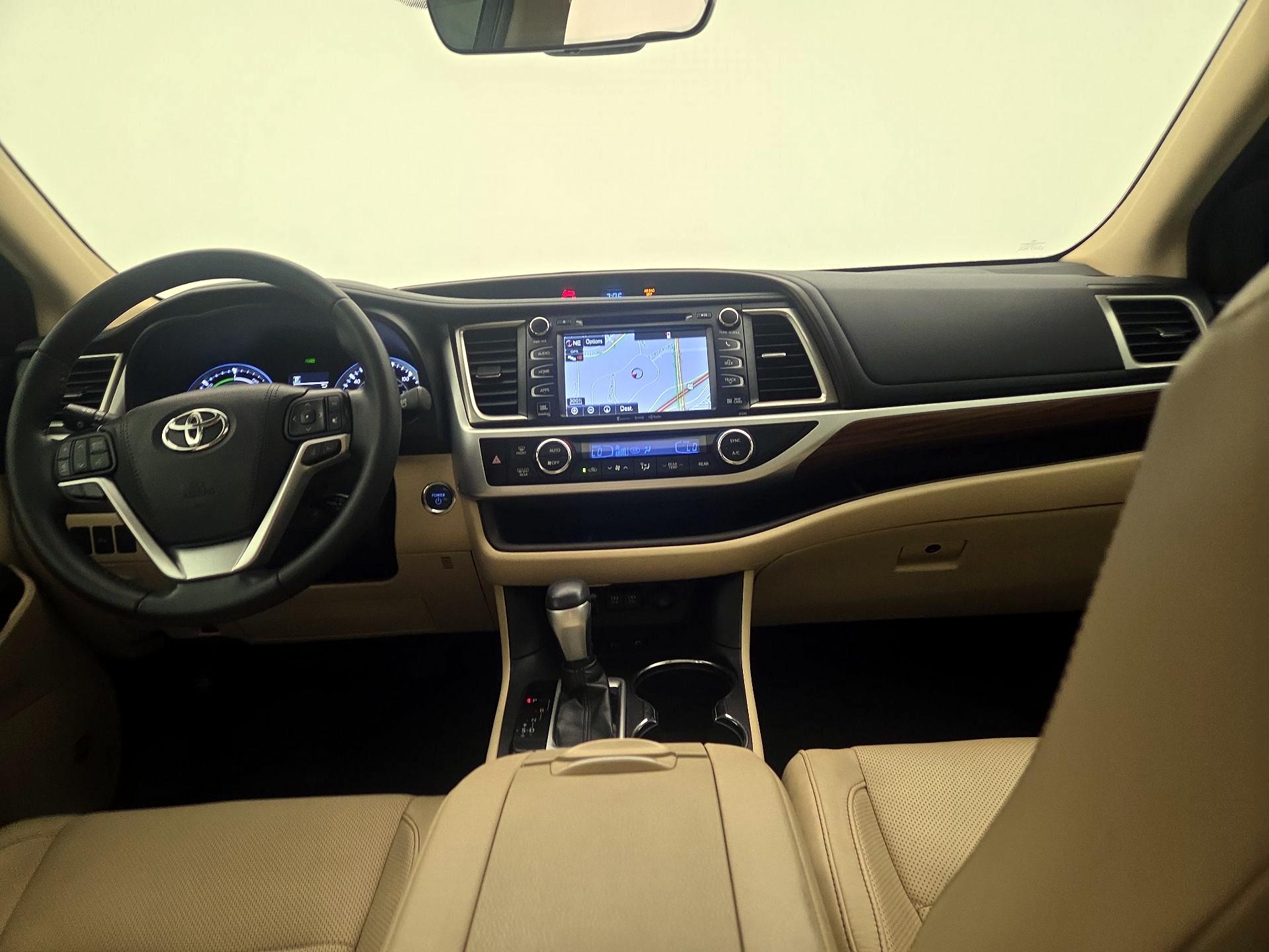 Thumbnail: 2019 Toyota Highlander - 9