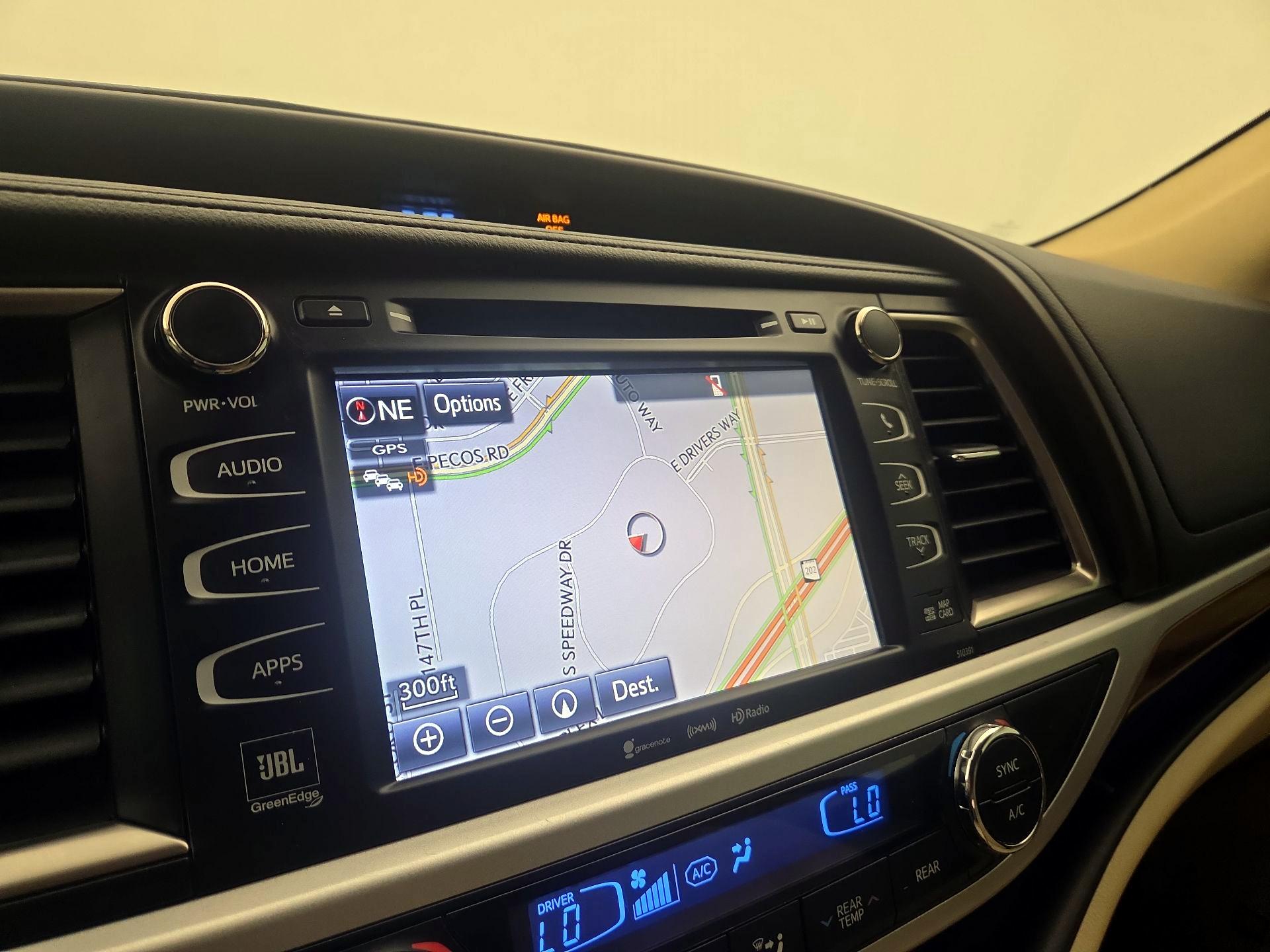 Thumbnail: 2019 Toyota Highlander - 14