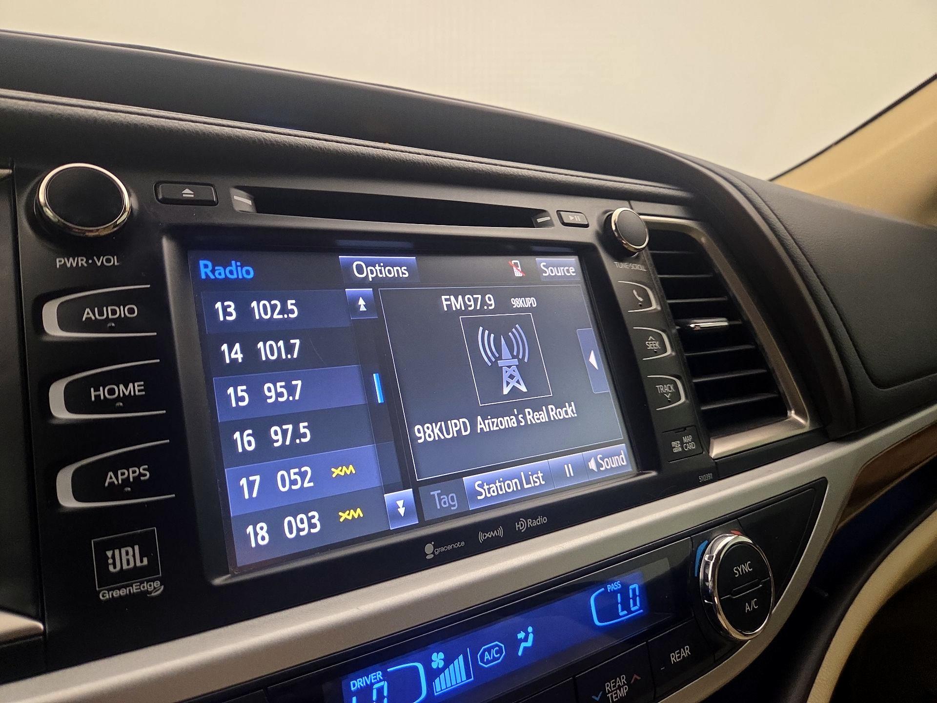 Thumbnail: 2019 Toyota Highlander - 16