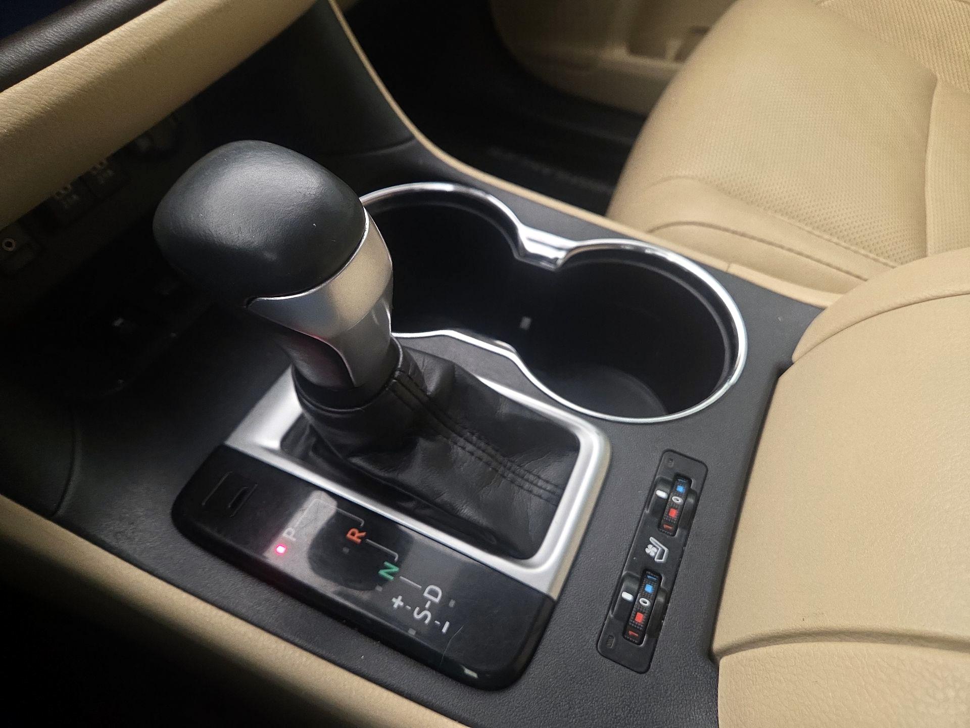 Thumbnail: 2019 Toyota Highlander - 18