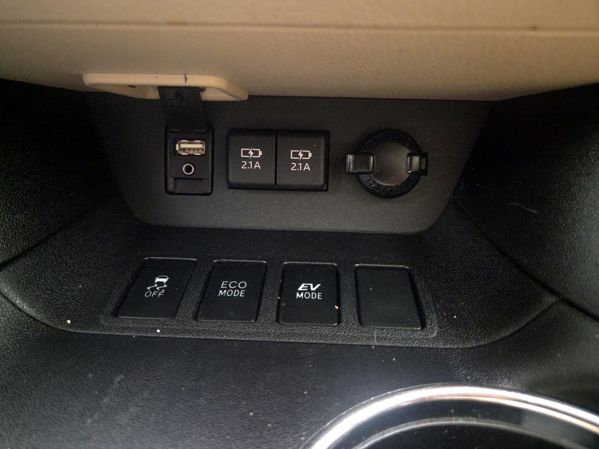 Thumbnail: 2019 Toyota Highlander - 19