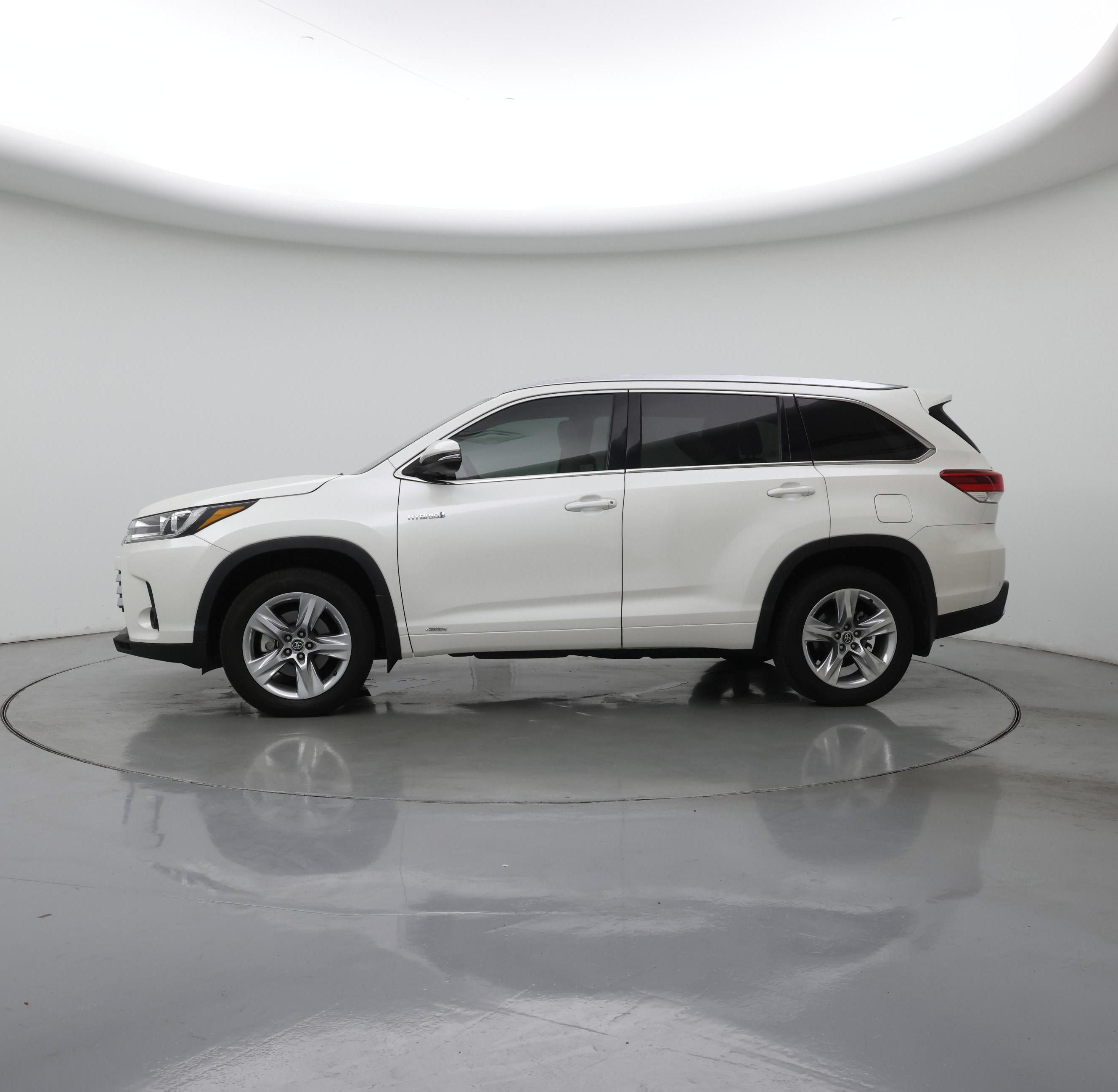Thumbnail: 2019 Toyota Highlander - 3