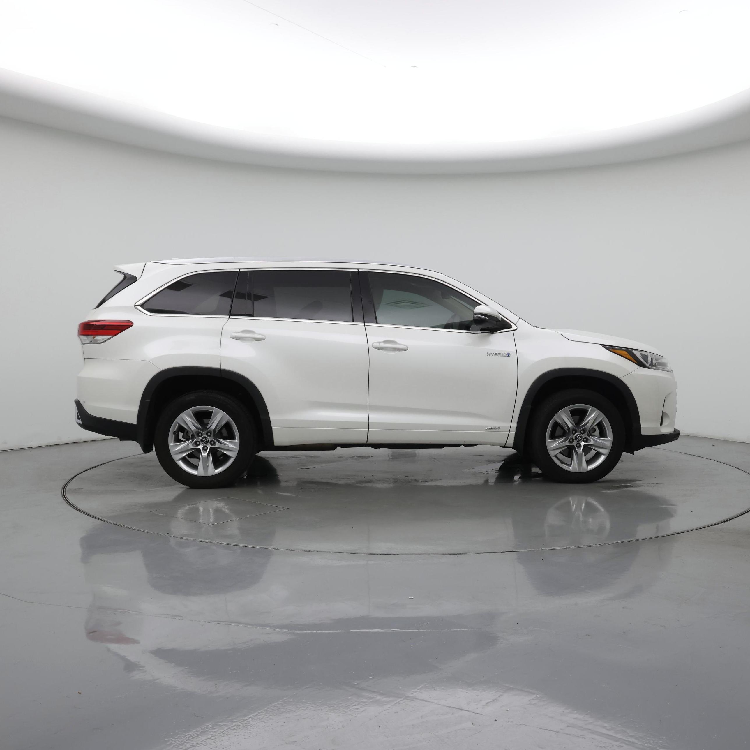 Thumbnail: 2019 Toyota Highlander - 7
