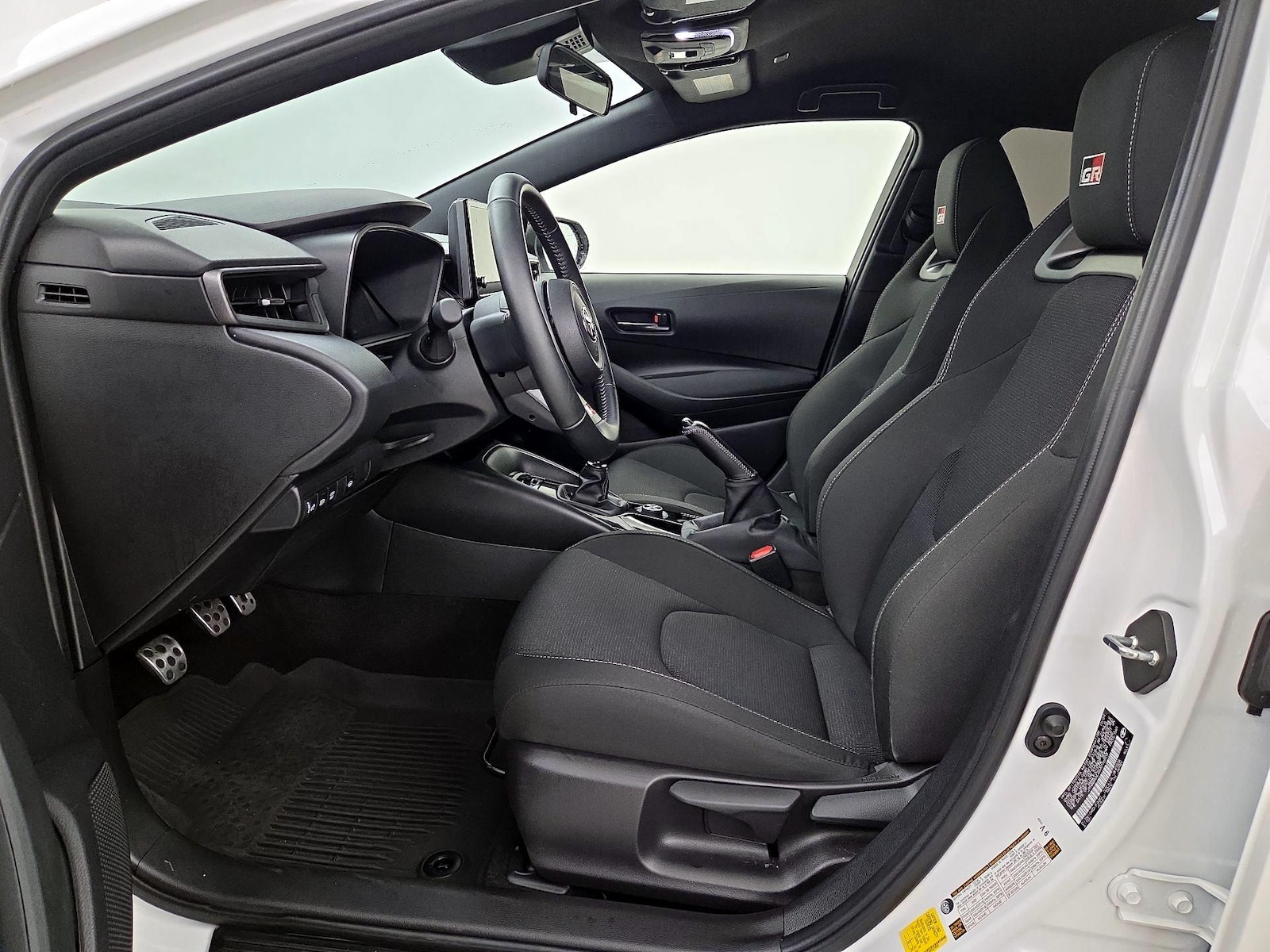 2025 Toyota GR Corolla Core - Photo 12