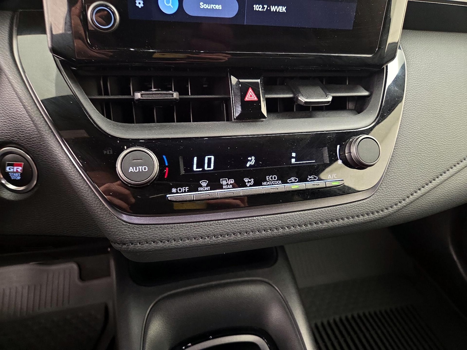 2025 Toyota GR Corolla Core - Photo 17