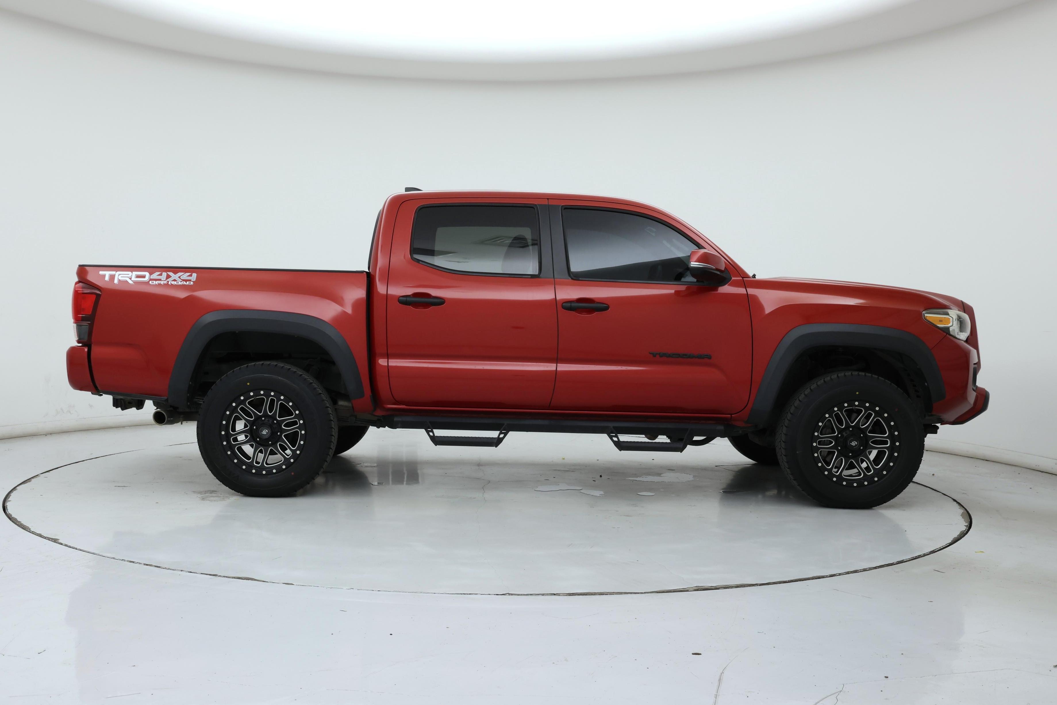 Thumbnail: 2018 Toyota Tacoma - 7