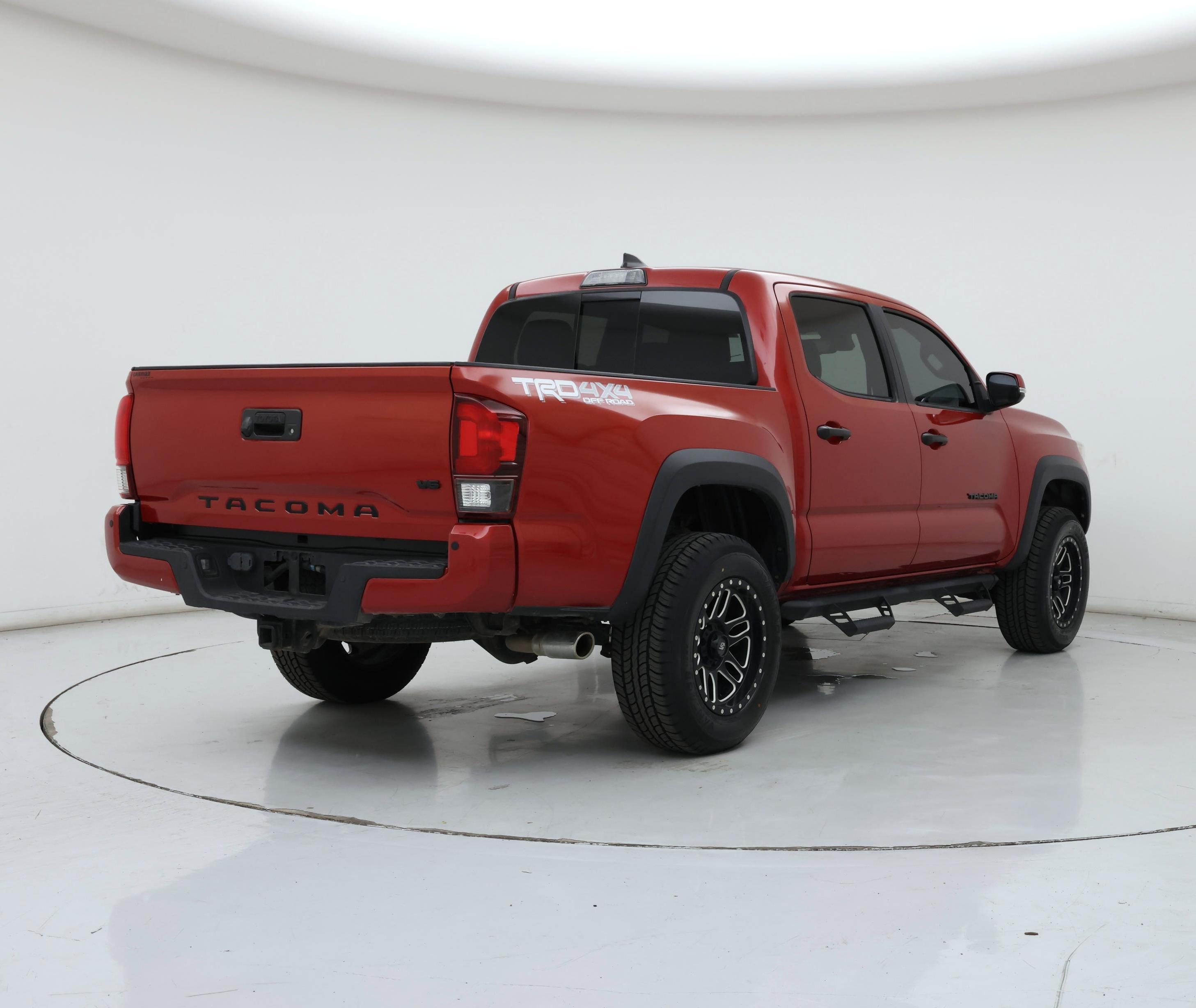 Thumbnail: 2018 Toyota Tacoma - 8