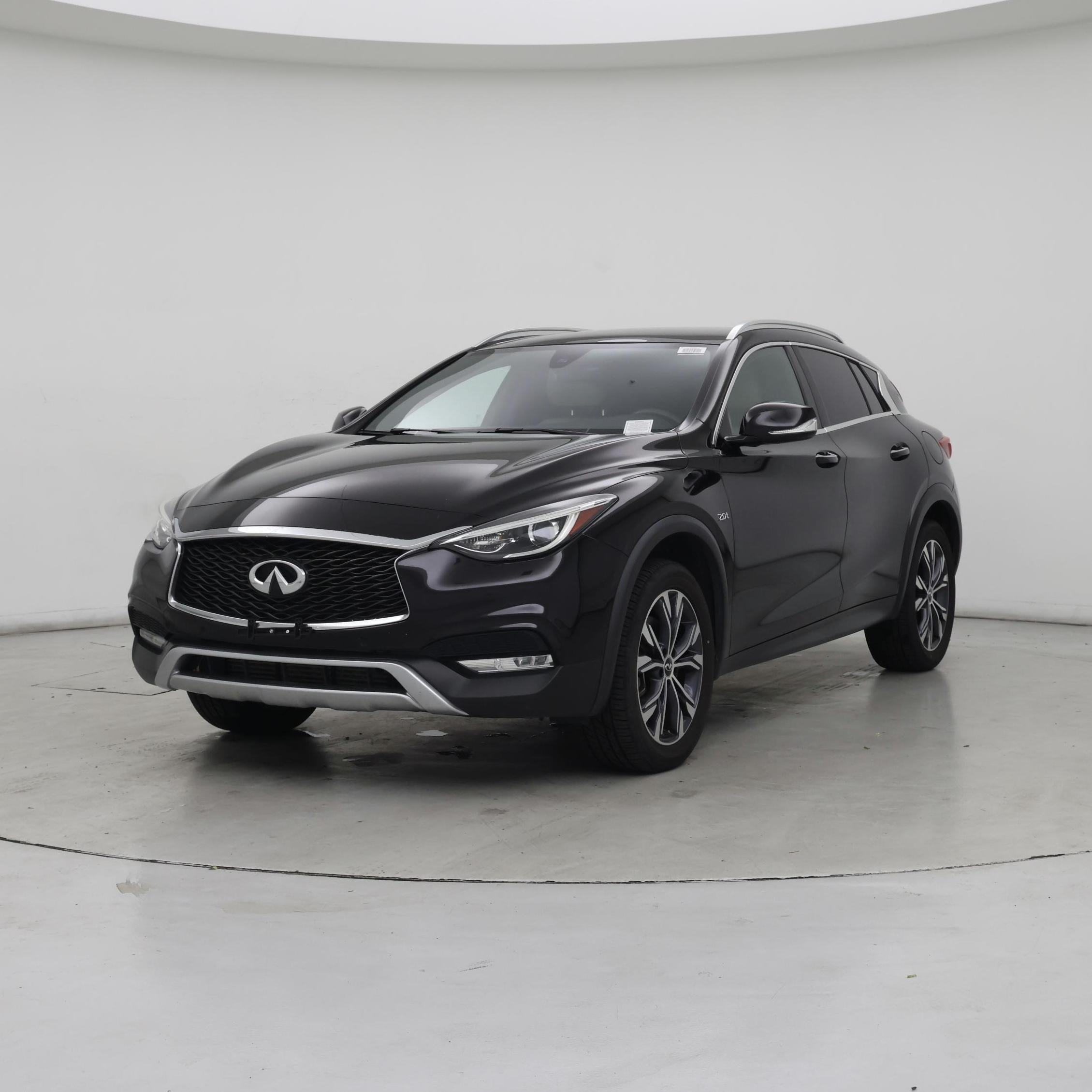 Thumbnail: 2018 INFINITI QX30 - 4