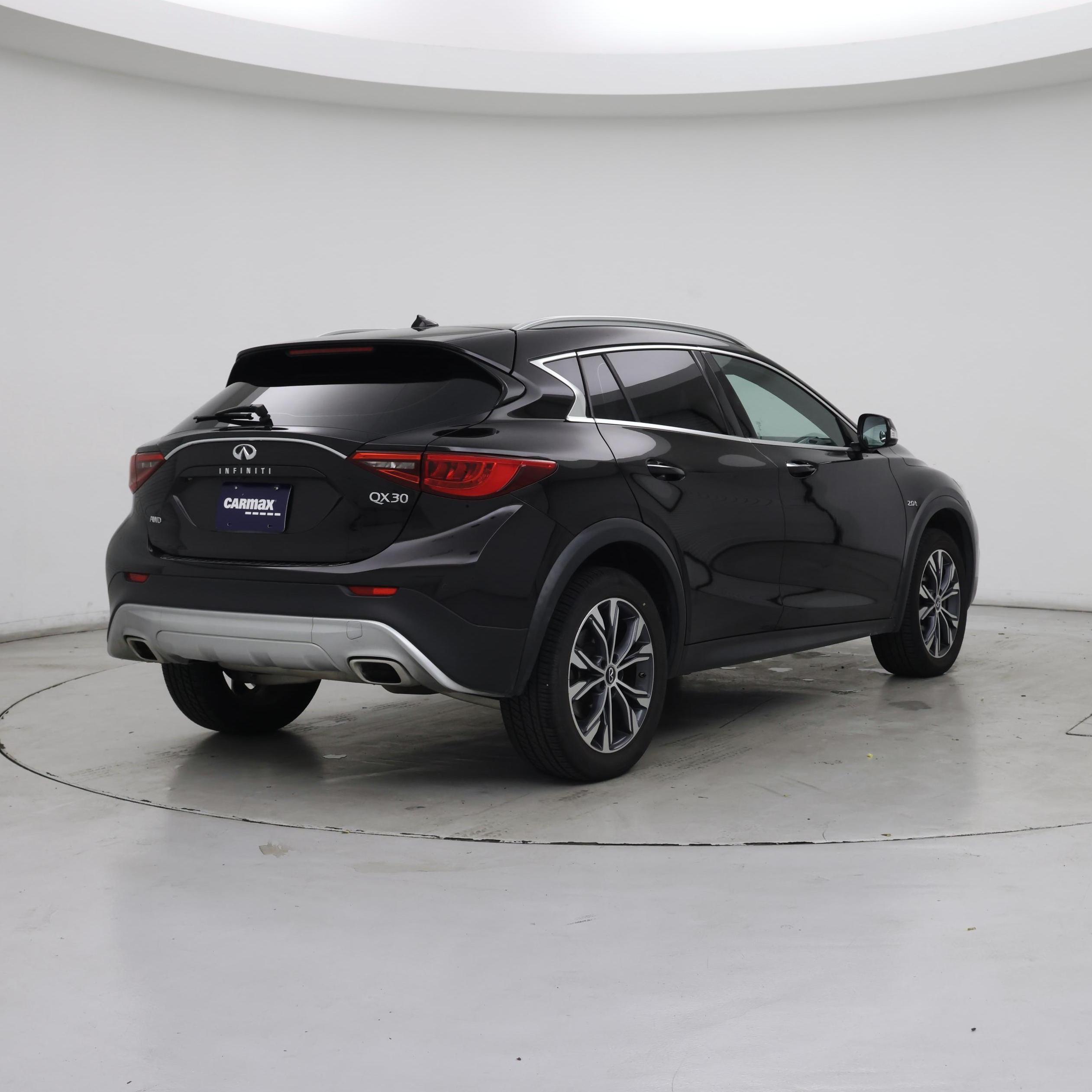 Thumbnail: 2018 INFINITI QX30 - 8