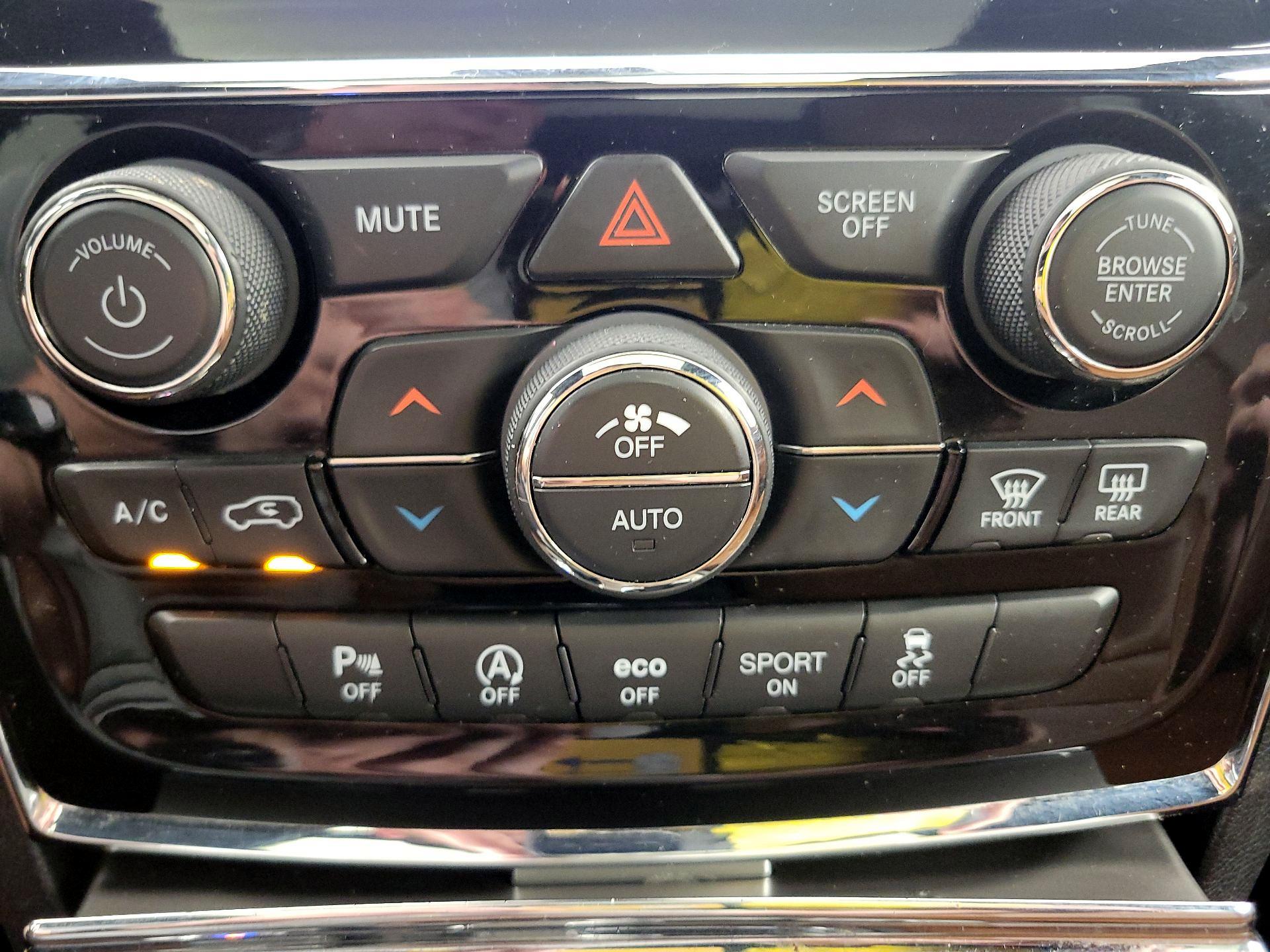 Thumbnail: 2020 Jeep Grand Cherokee - 17