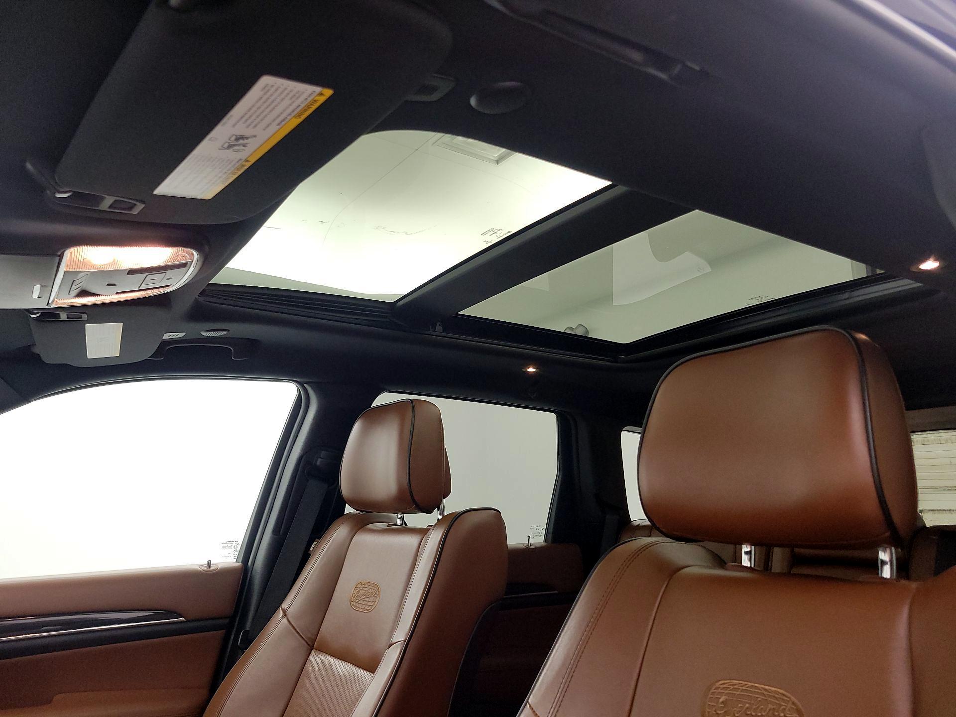 Thumbnail: 2020 Jeep Grand Cherokee - 20