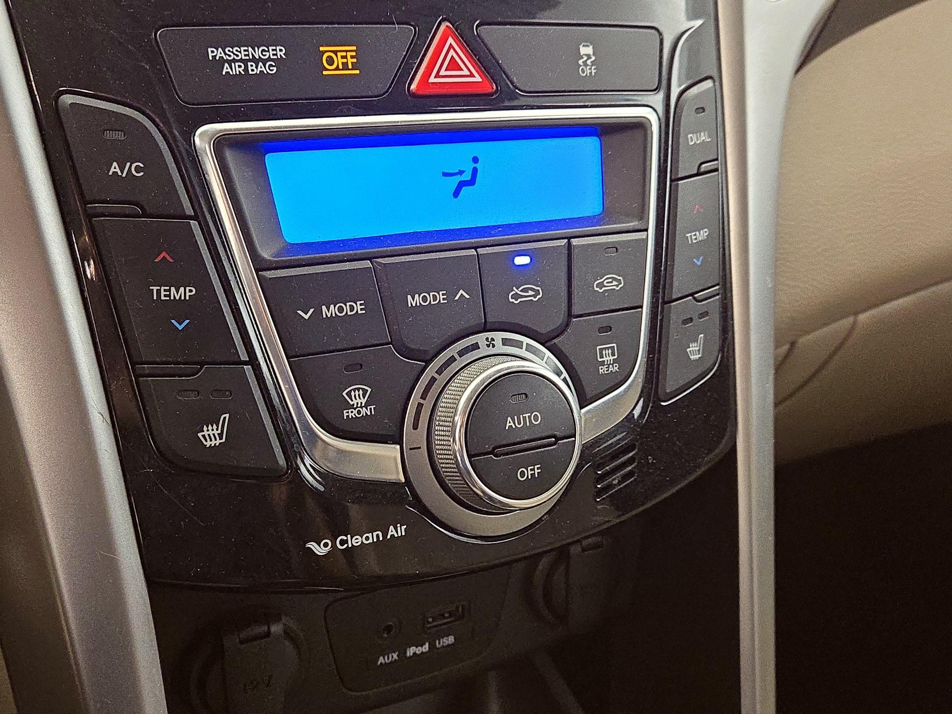 Thumbnail: 2014 Hyundai Elantra - 17
