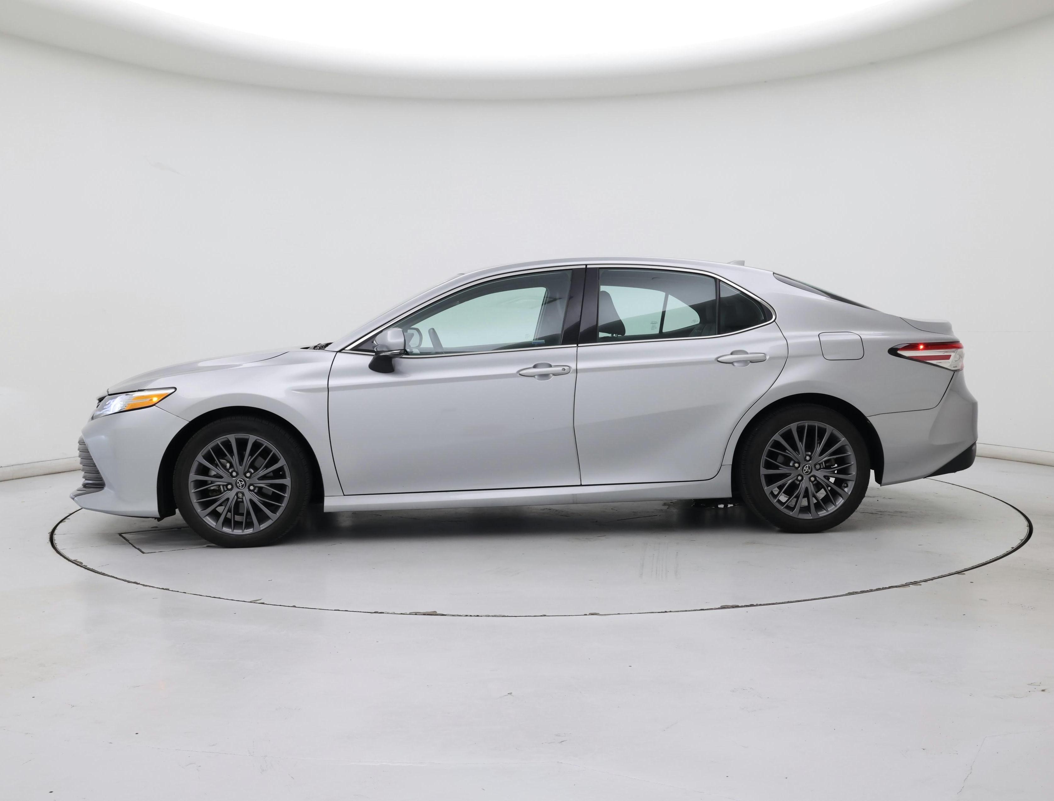 Thumbnail: 2019 Toyota Camry - 3