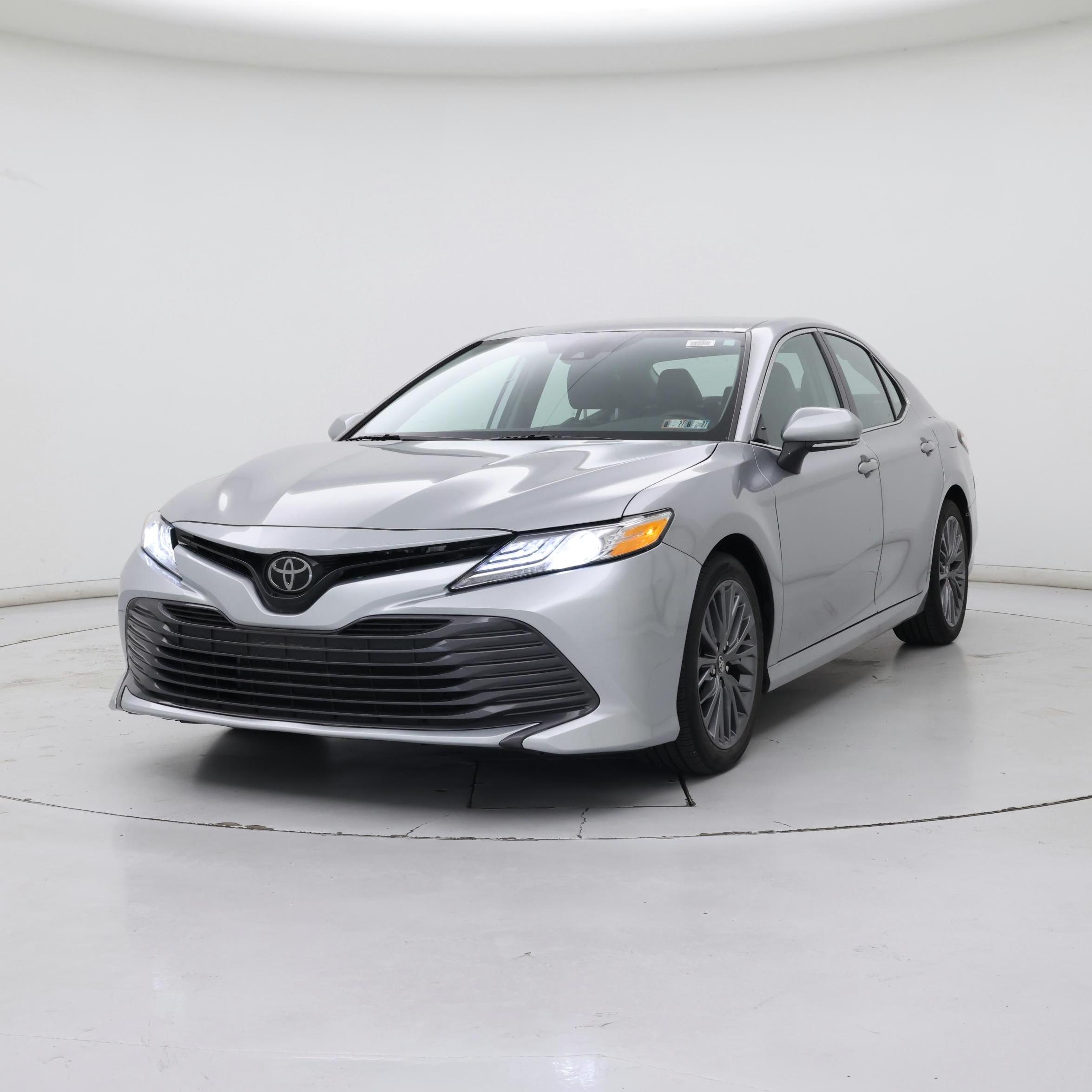 Thumbnail: 2019 Toyota Camry - 4