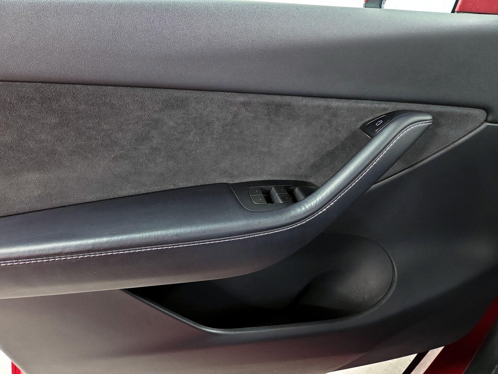 Thumbnail: 2022 Tesla Model Y - 10