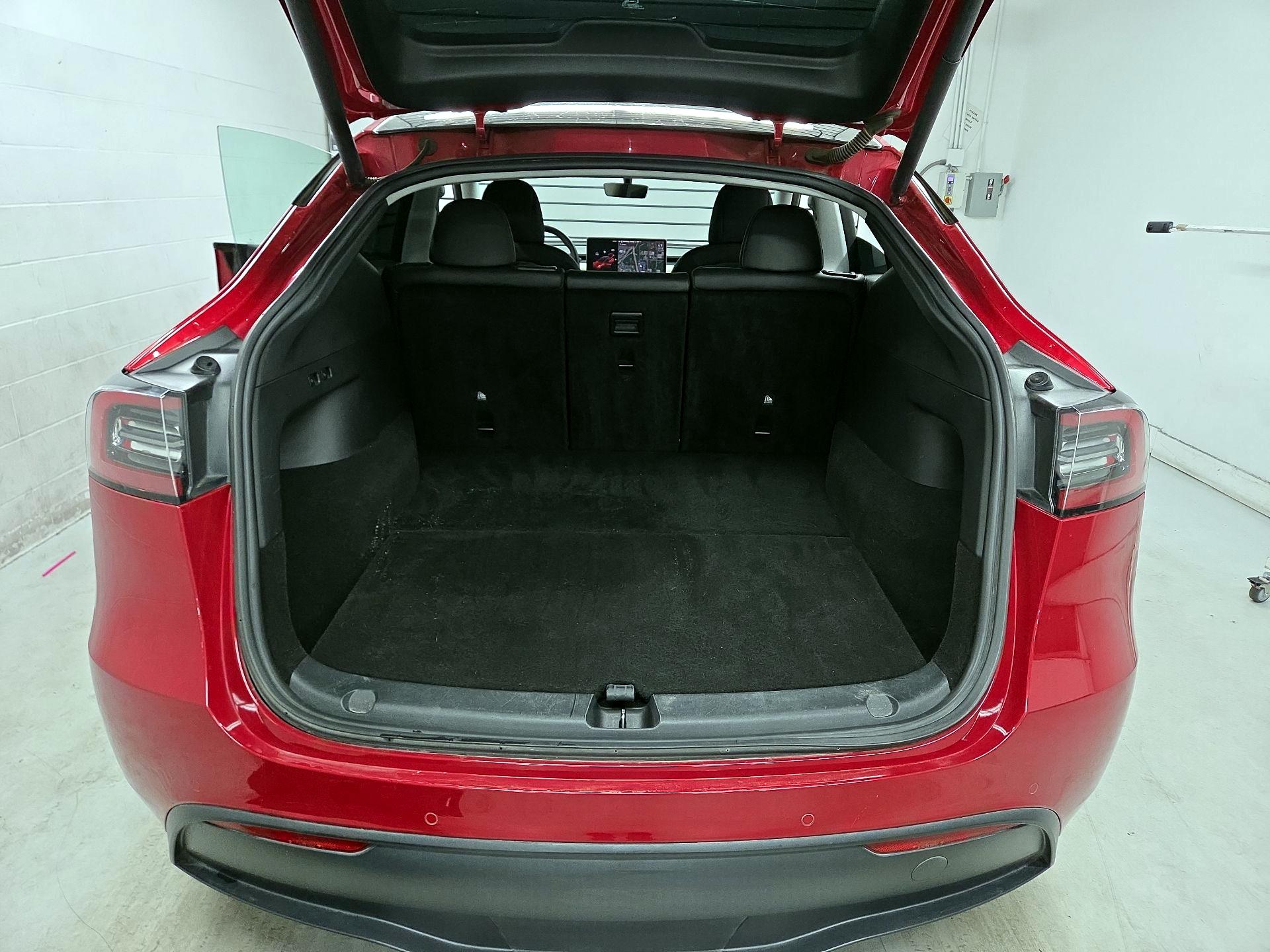 Thumbnail: 2022 Tesla Model Y - 15