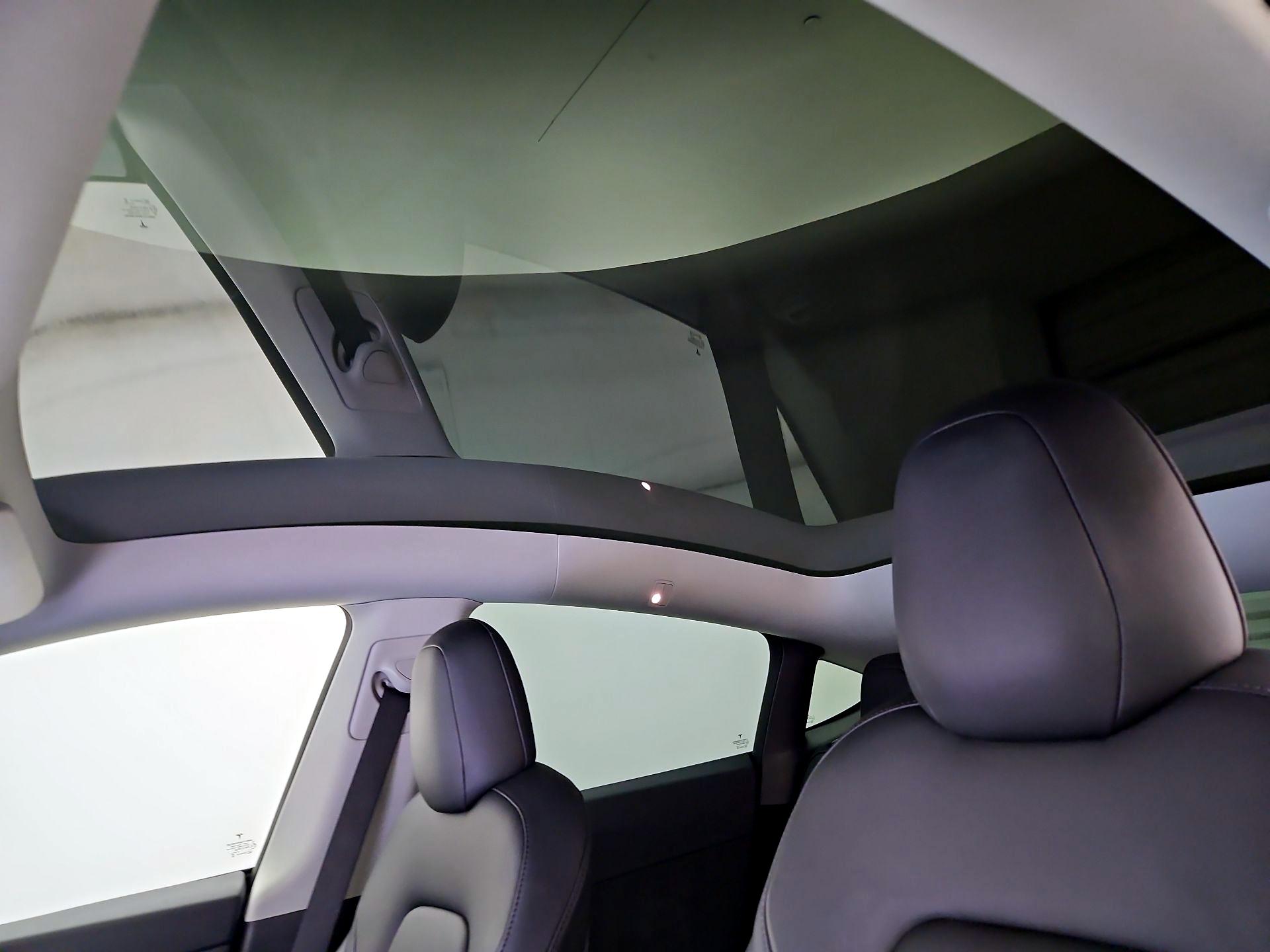Thumbnail: 2022 Tesla Model Y - 18