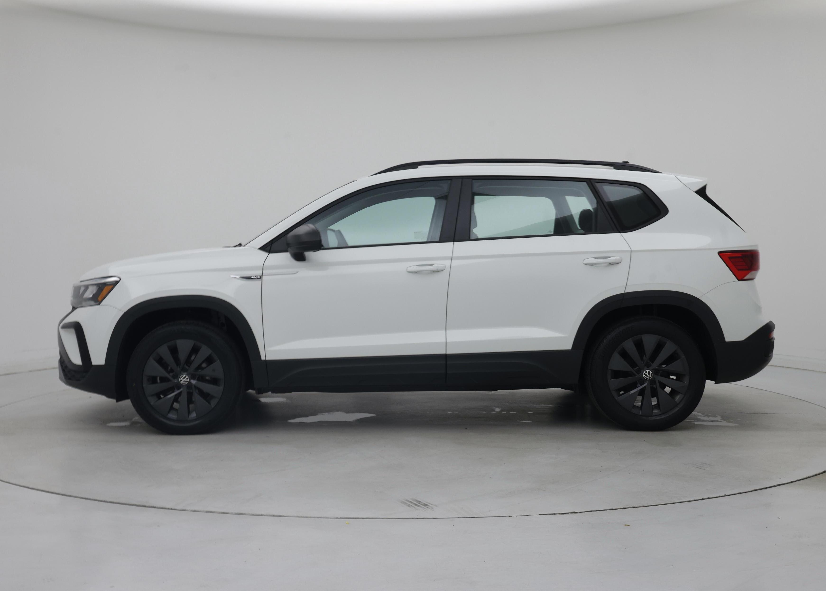 Thumbnail: 2022 Volkswagen Taos - 3