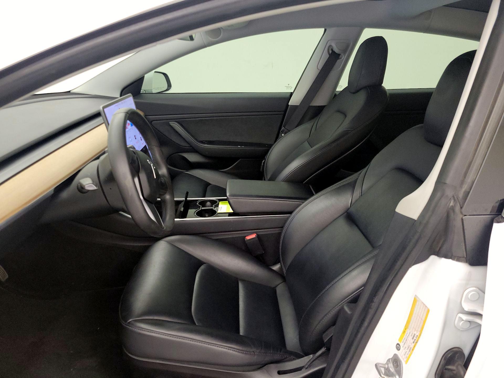 Thumbnail: 2020 Tesla Model 3 - 11