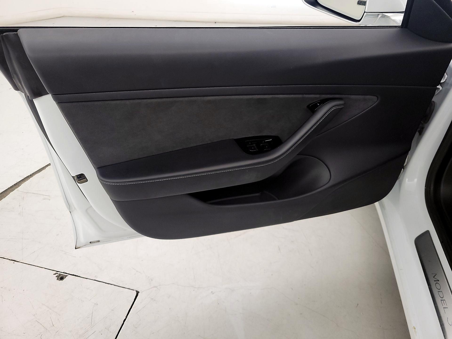 Thumbnail: 2020 Tesla Model 3 - 12