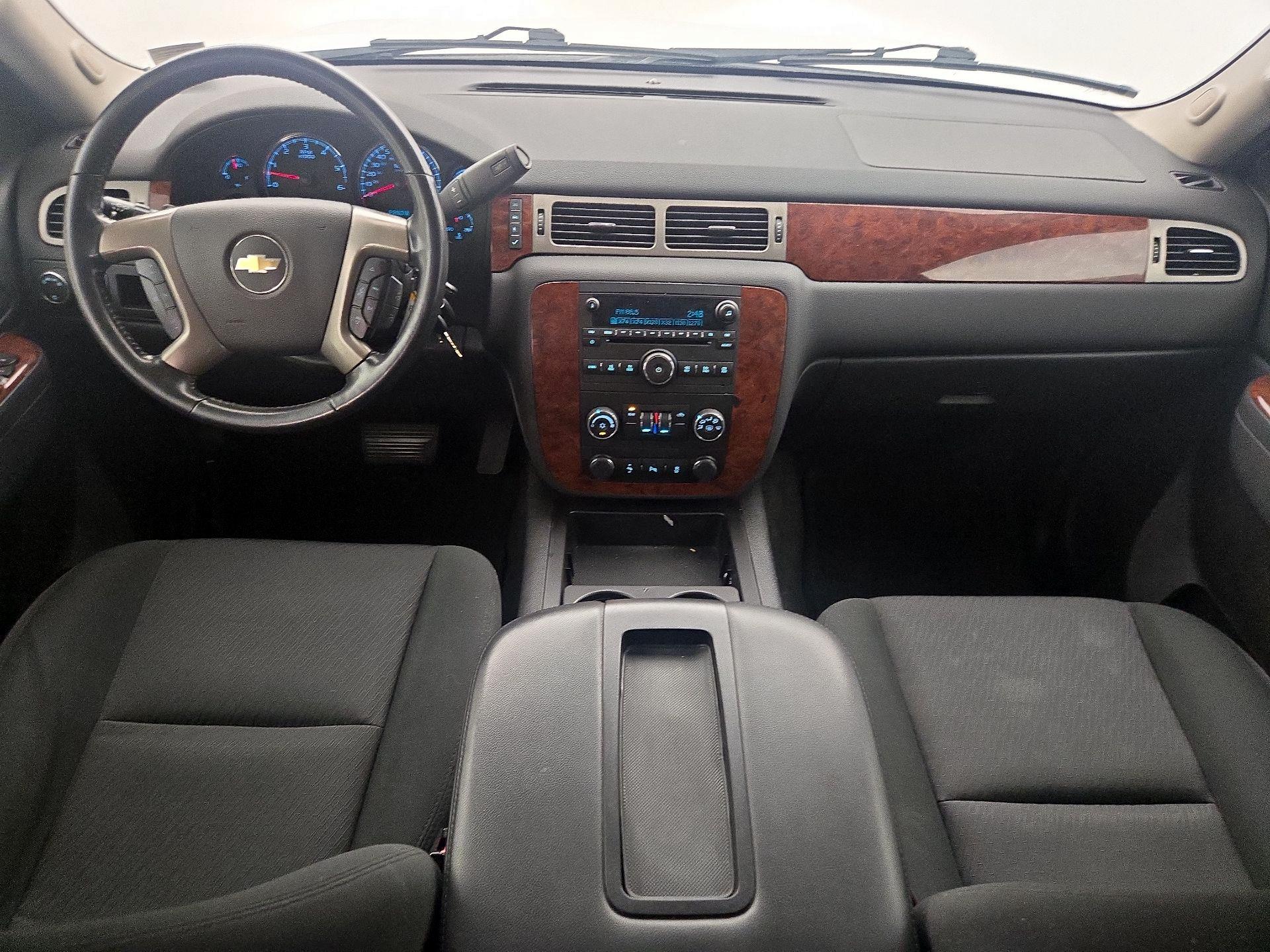 Thumbnail: 2014 Chevrolet Suburban - 9