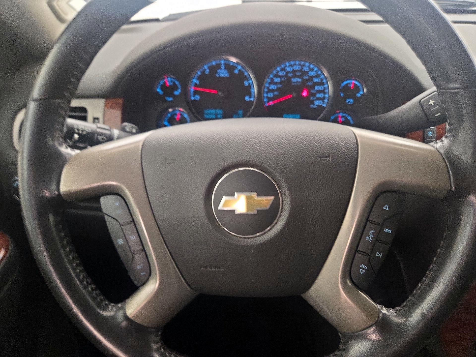 Thumbnail: 2014 Chevrolet Suburban - 10