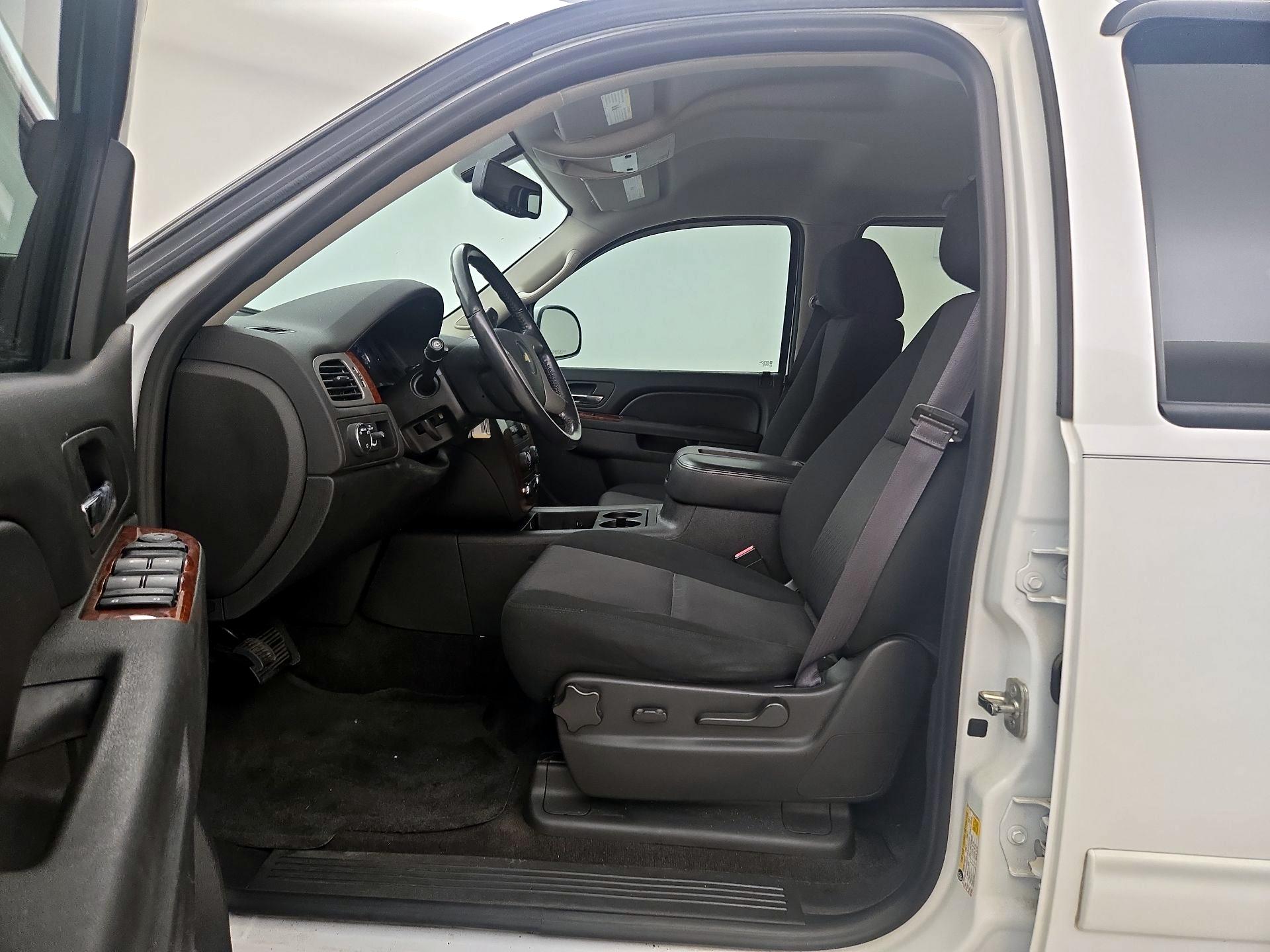 Thumbnail: 2014 Chevrolet Suburban - 11