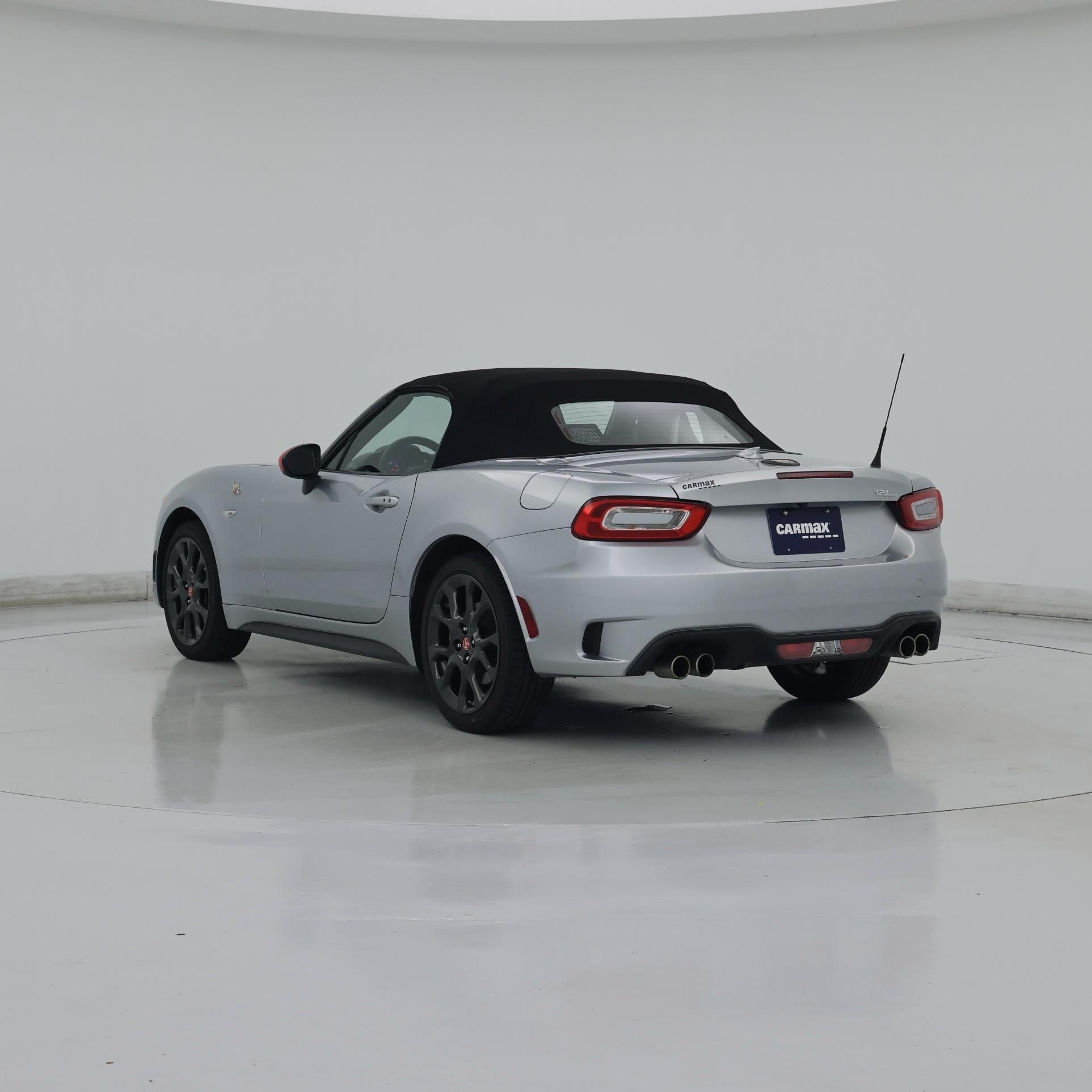 Thumbnail: 2020 Fiat 124 Spider - 2