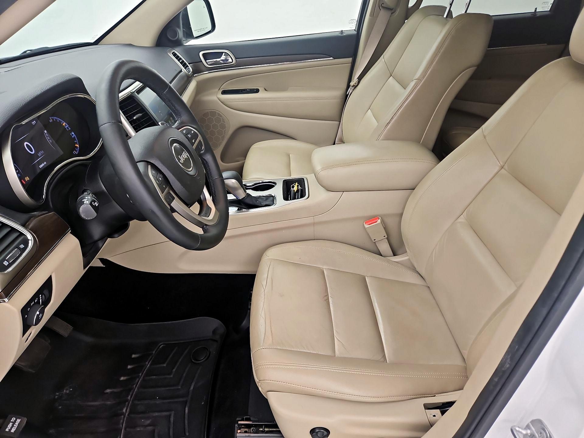Thumbnail: 2017 Jeep Grand Cherokee - 11