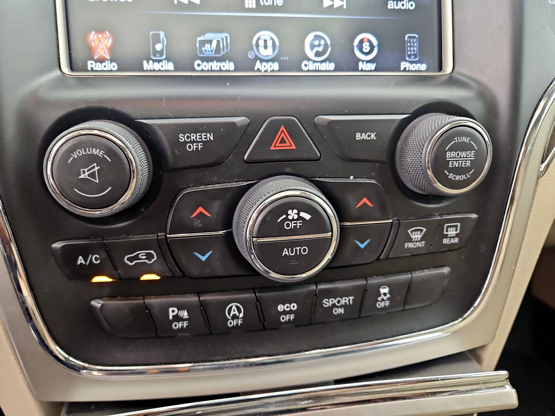 Thumbnail: 2017 Jeep Grand Cherokee - 17
