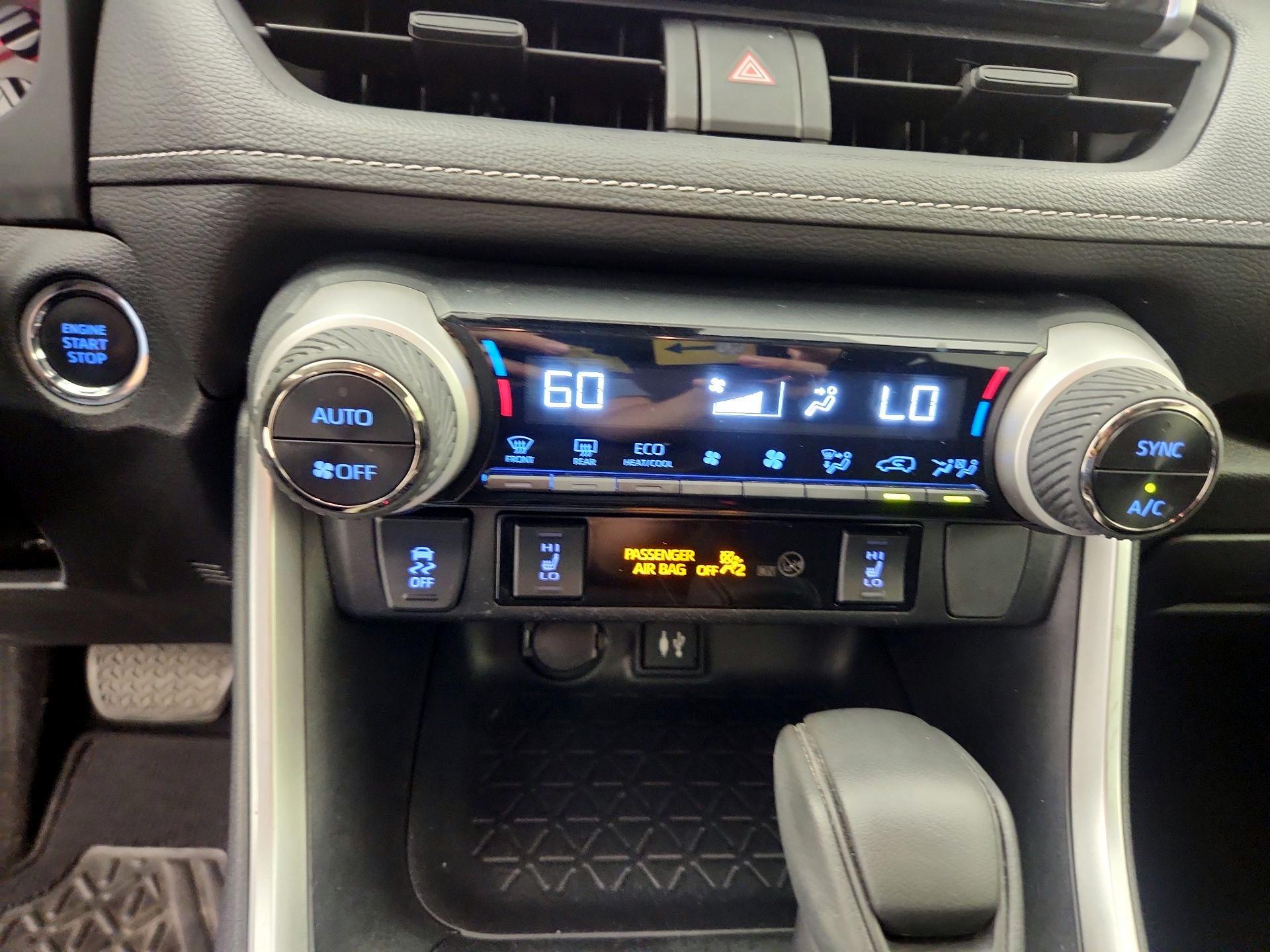 Thumbnail: 2019 Toyota RAV4 - 15