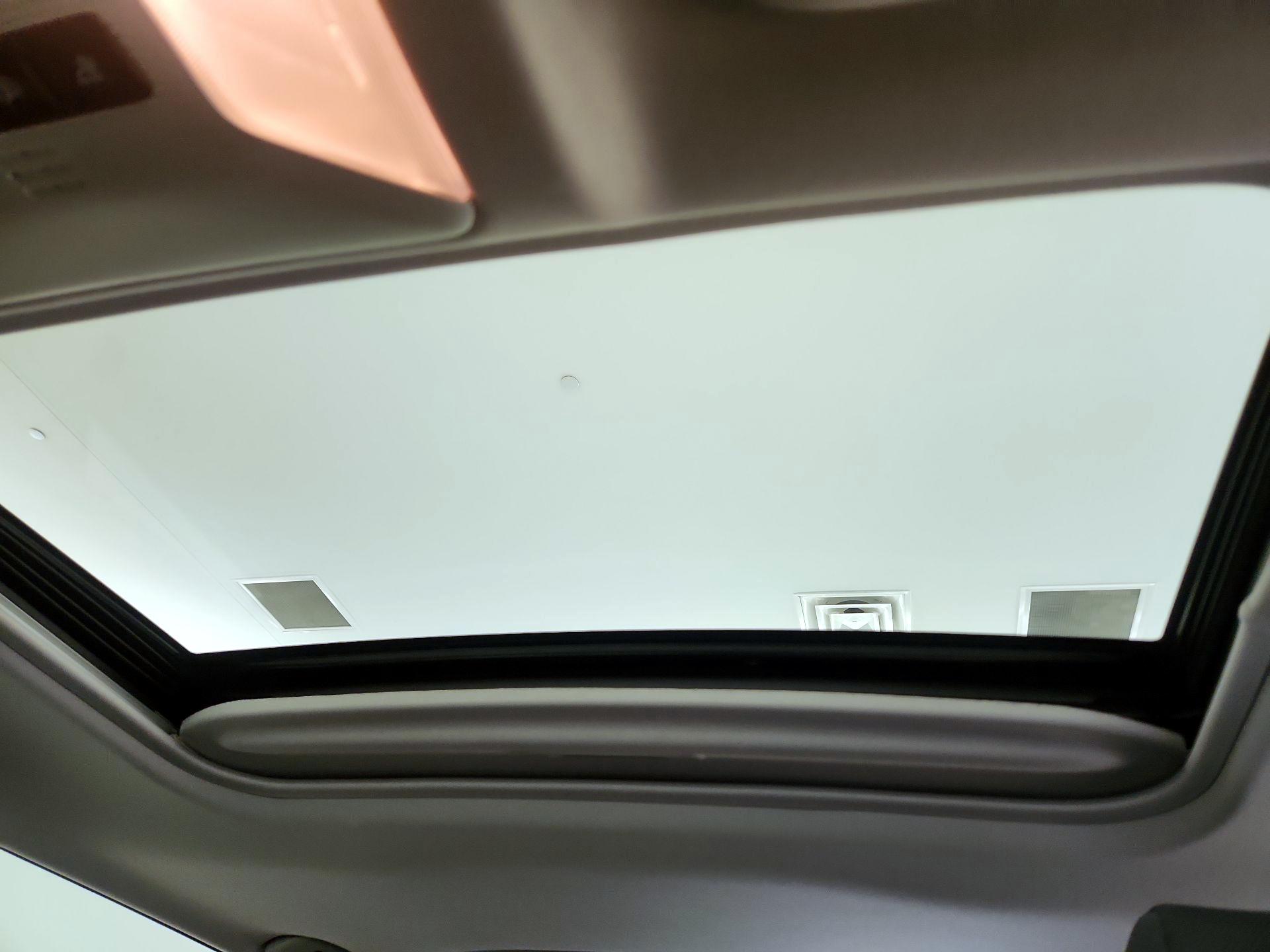 Thumbnail: 2019 Toyota RAV4 - 18