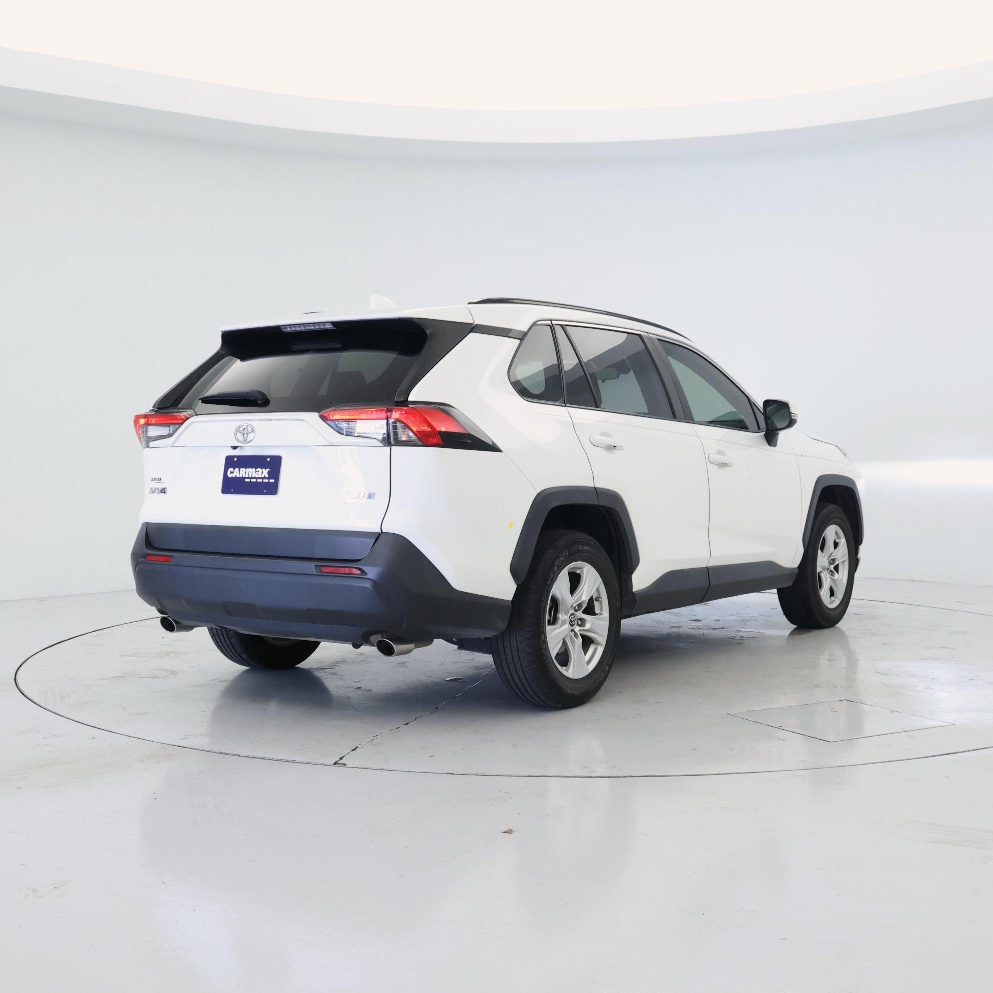 Thumbnail: 2019 Toyota RAV4 - 8