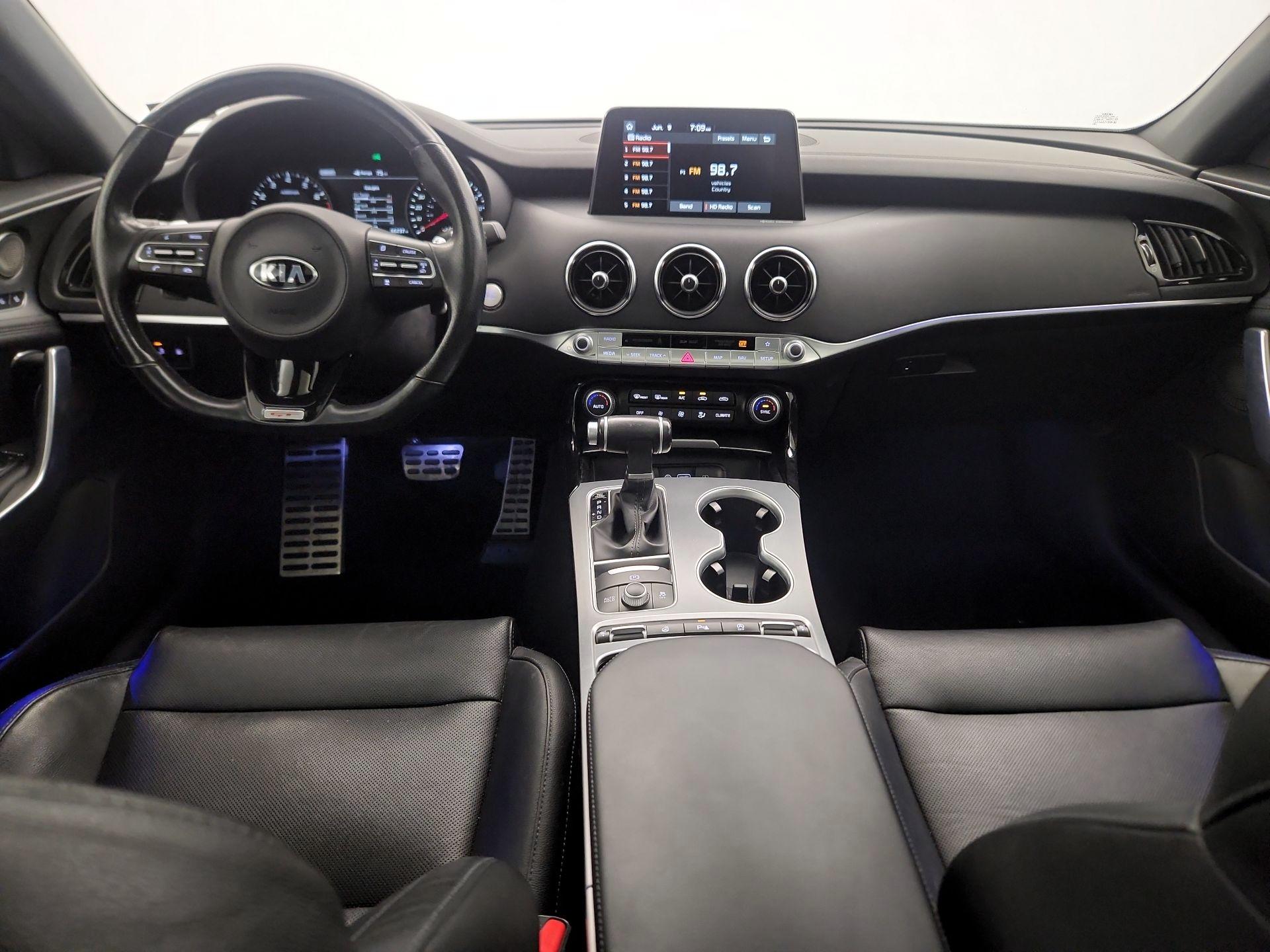 Thumbnail: 2018 Kia Stinger - 9