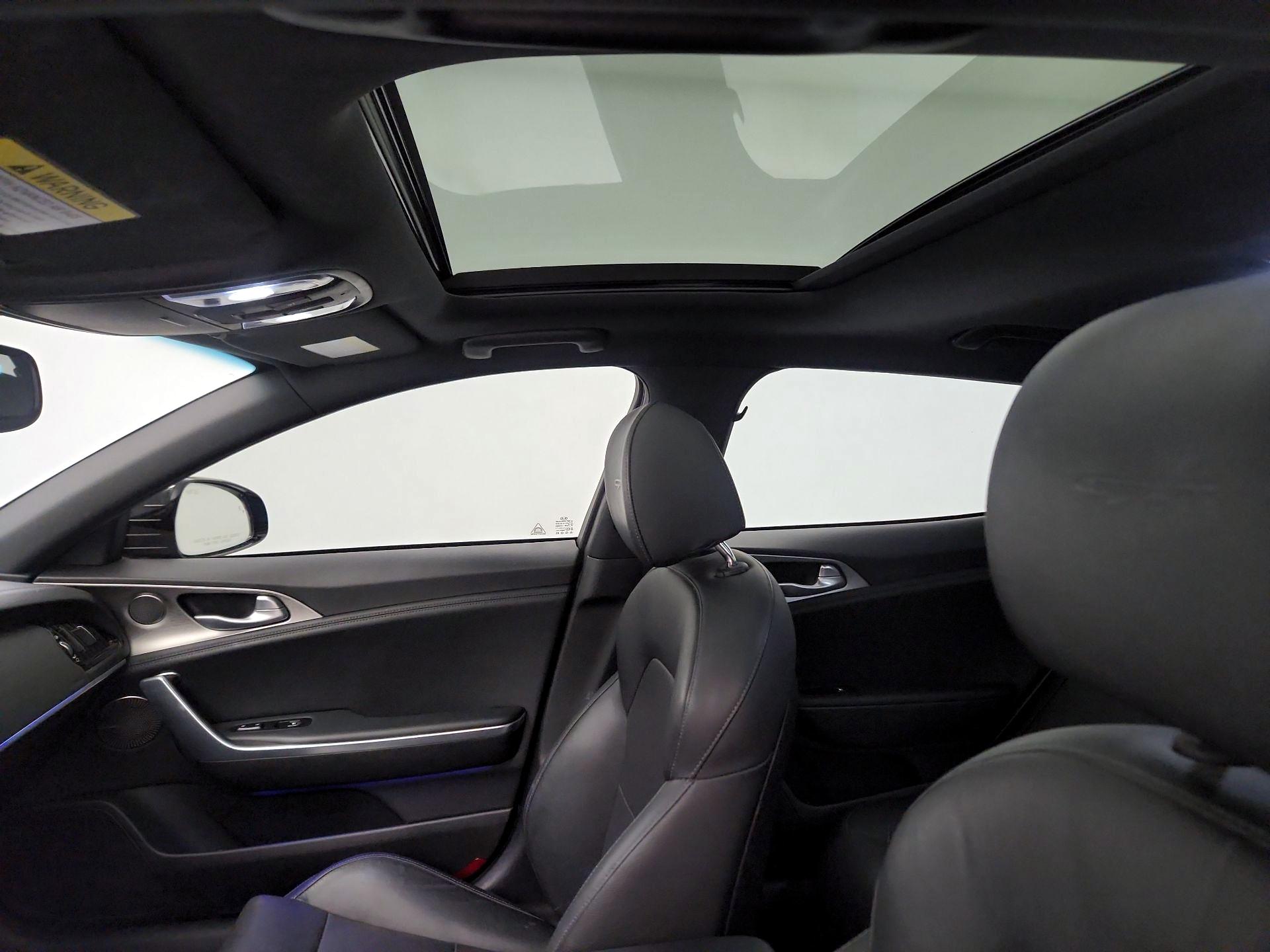 Thumbnail: 2018 Kia Stinger - 20