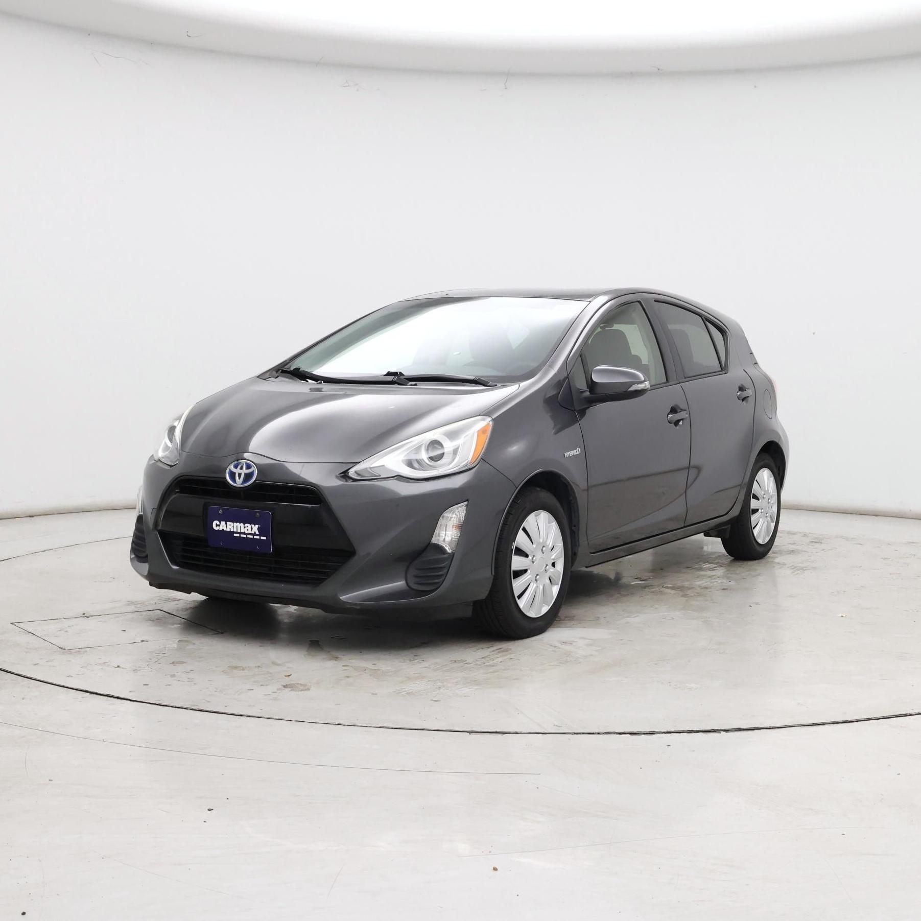 Thumbnail: 2016 Toyota Prius c - 4