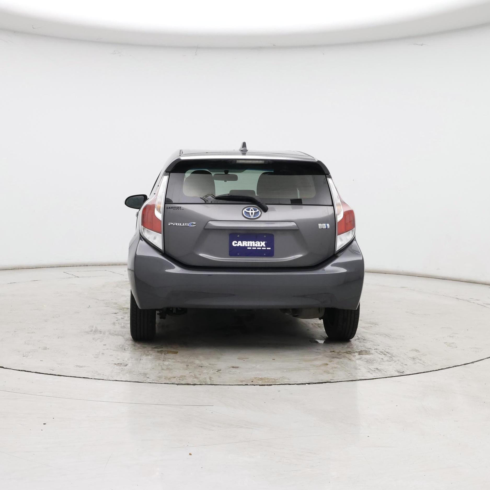 Thumbnail: 2016 Toyota Prius c - 6
