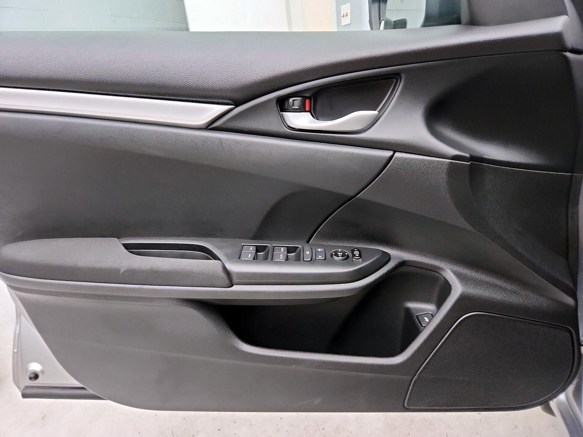 Thumbnail: 2017 Honda Civic - 12