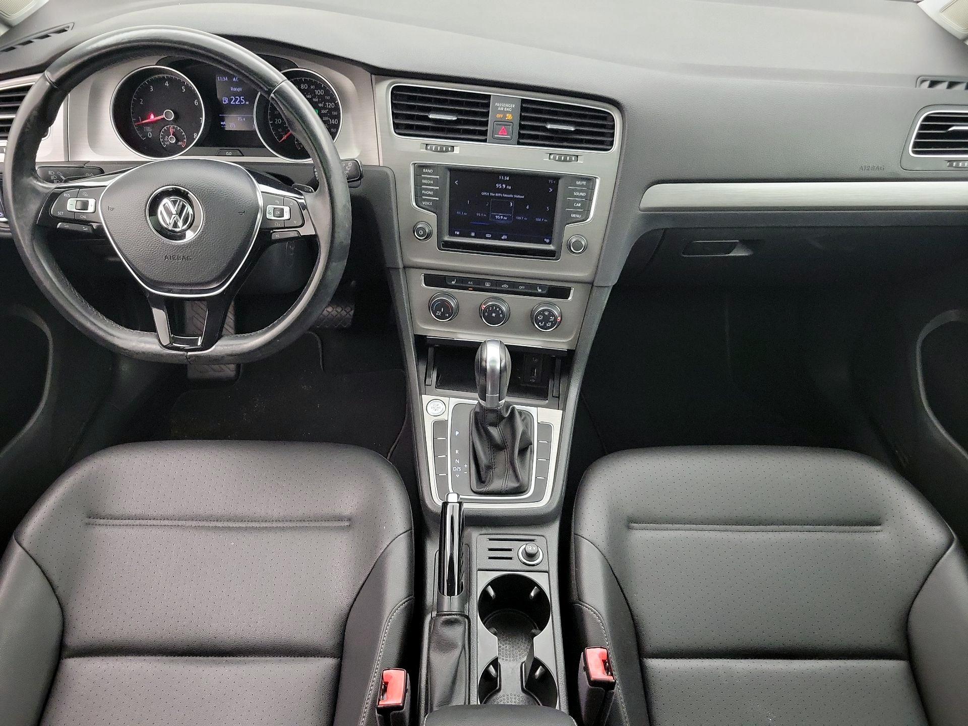 Thumbnail: 2017 Volkswagen Golf - 9