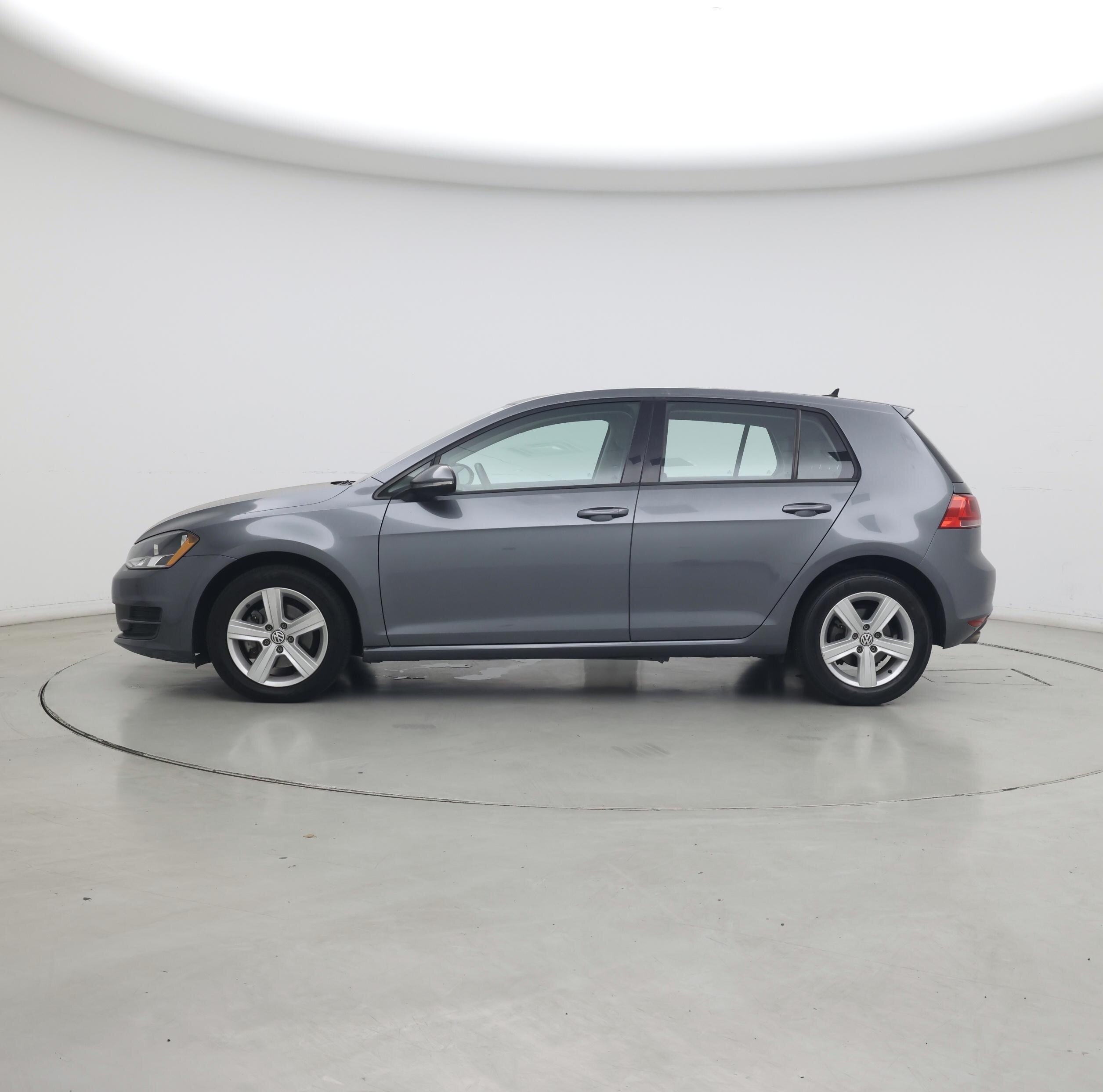 Thumbnail: 2017 Volkswagen Golf - 3