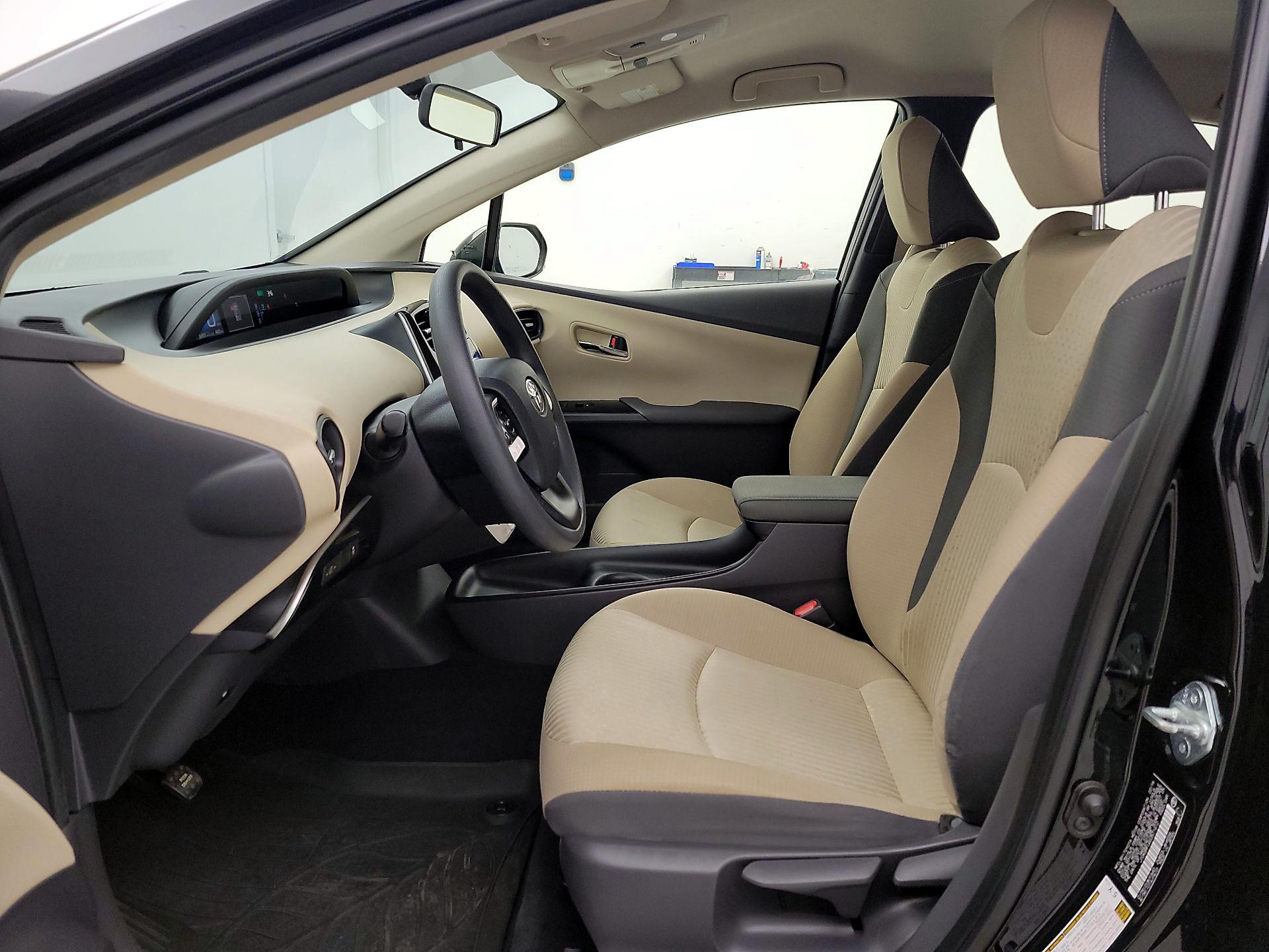 Thumbnail: 2016 Toyota Prius - 11
