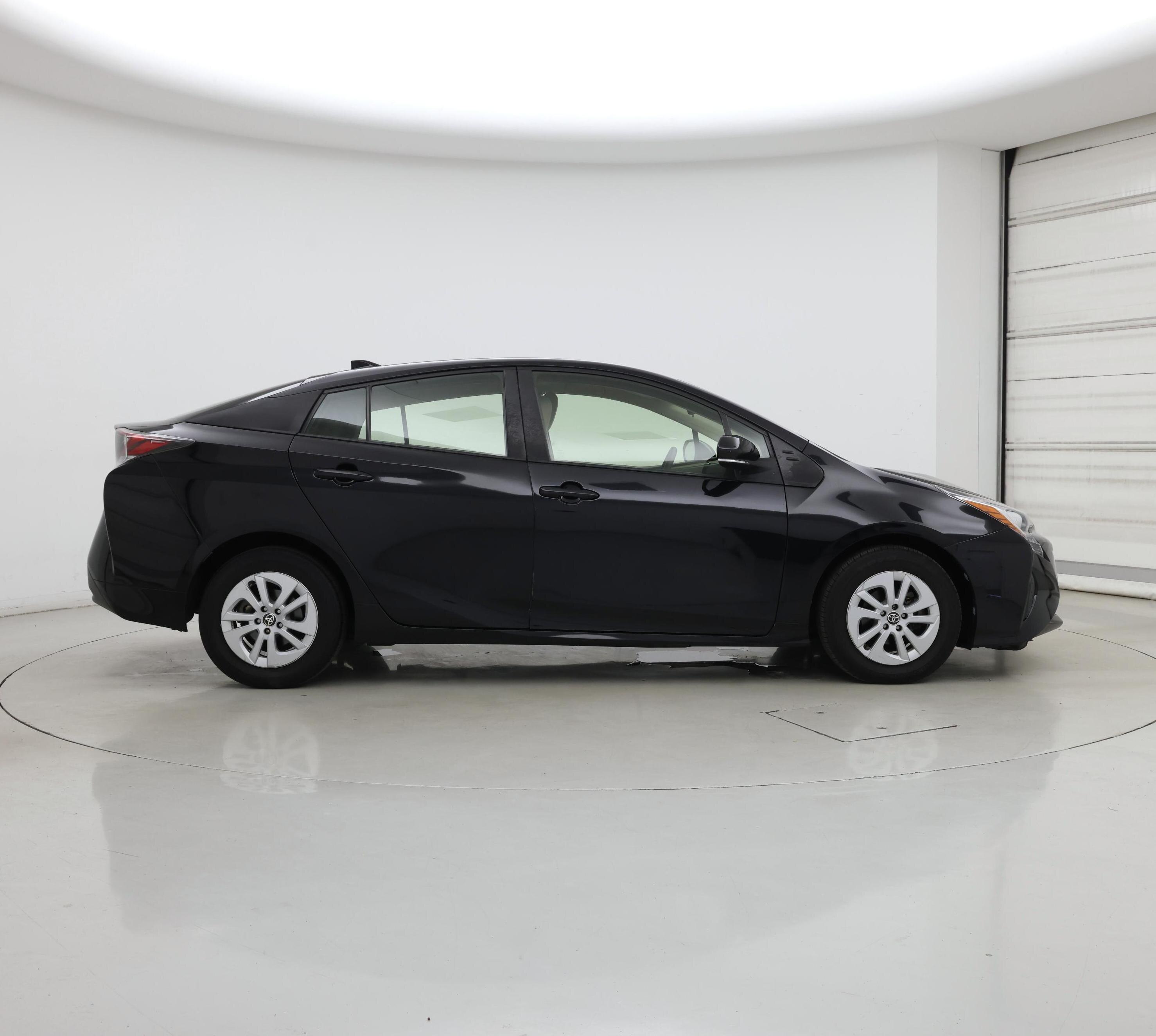 Thumbnail: 2016 Toyota Prius - 7