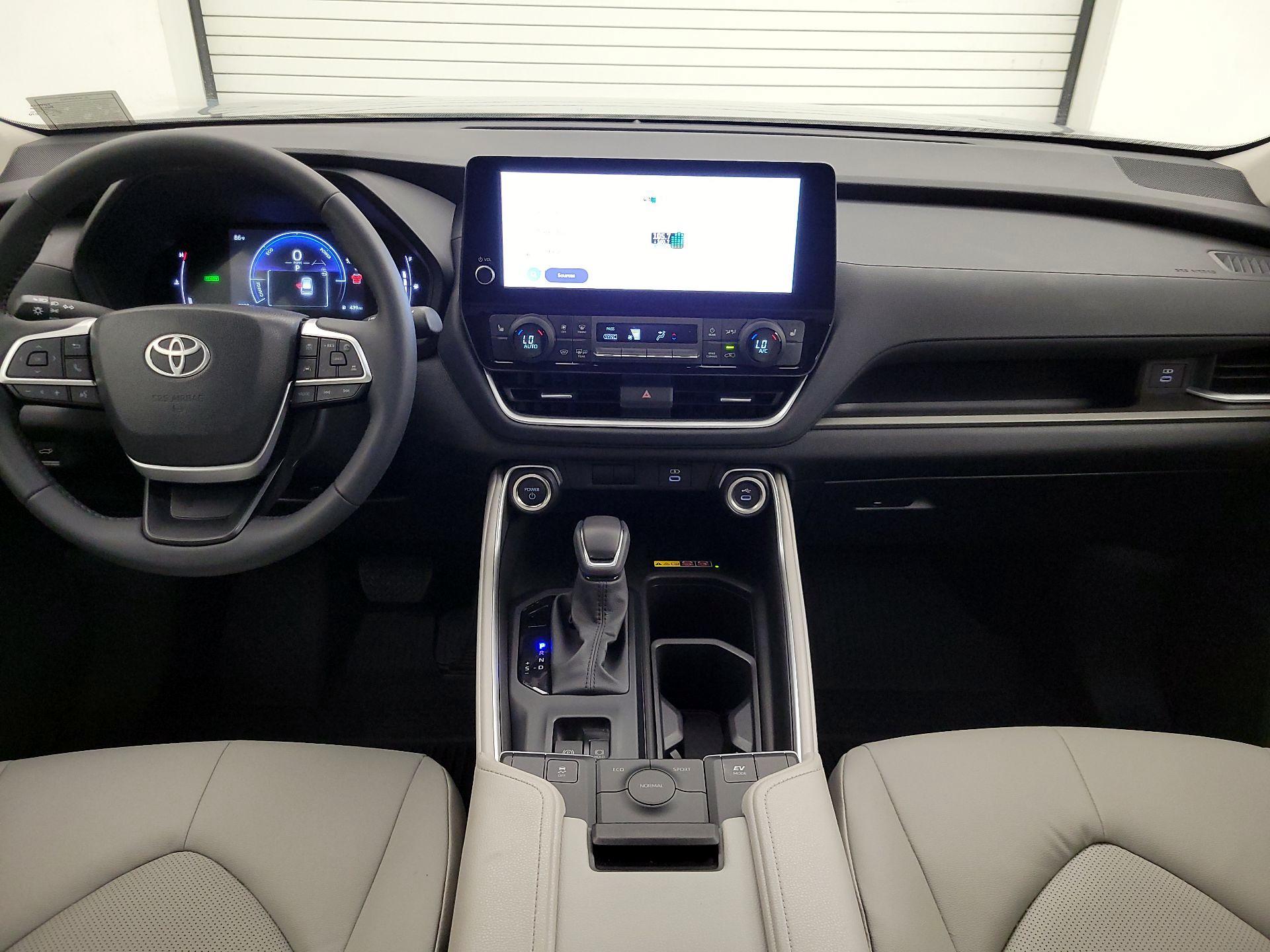 Thumbnail: 2025 Toyota Highlander - 9