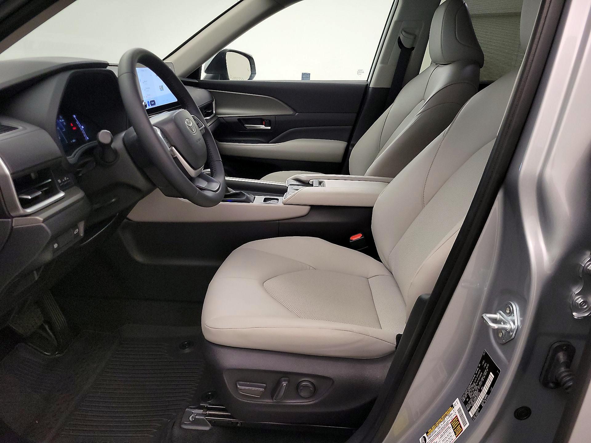 Thumbnail: 2025 Toyota Highlander - 11