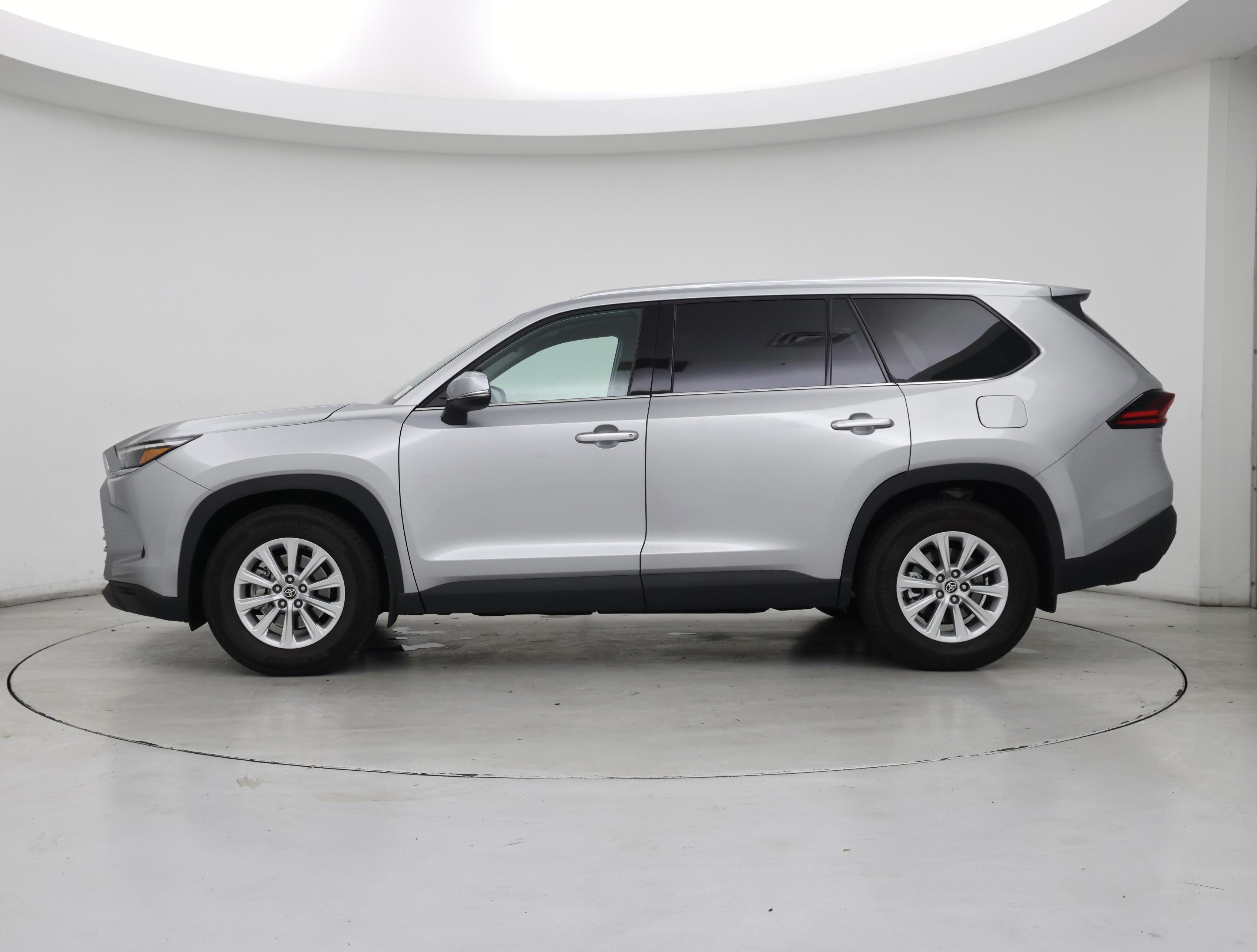 Thumbnail: 2025 Toyota Highlander - 3