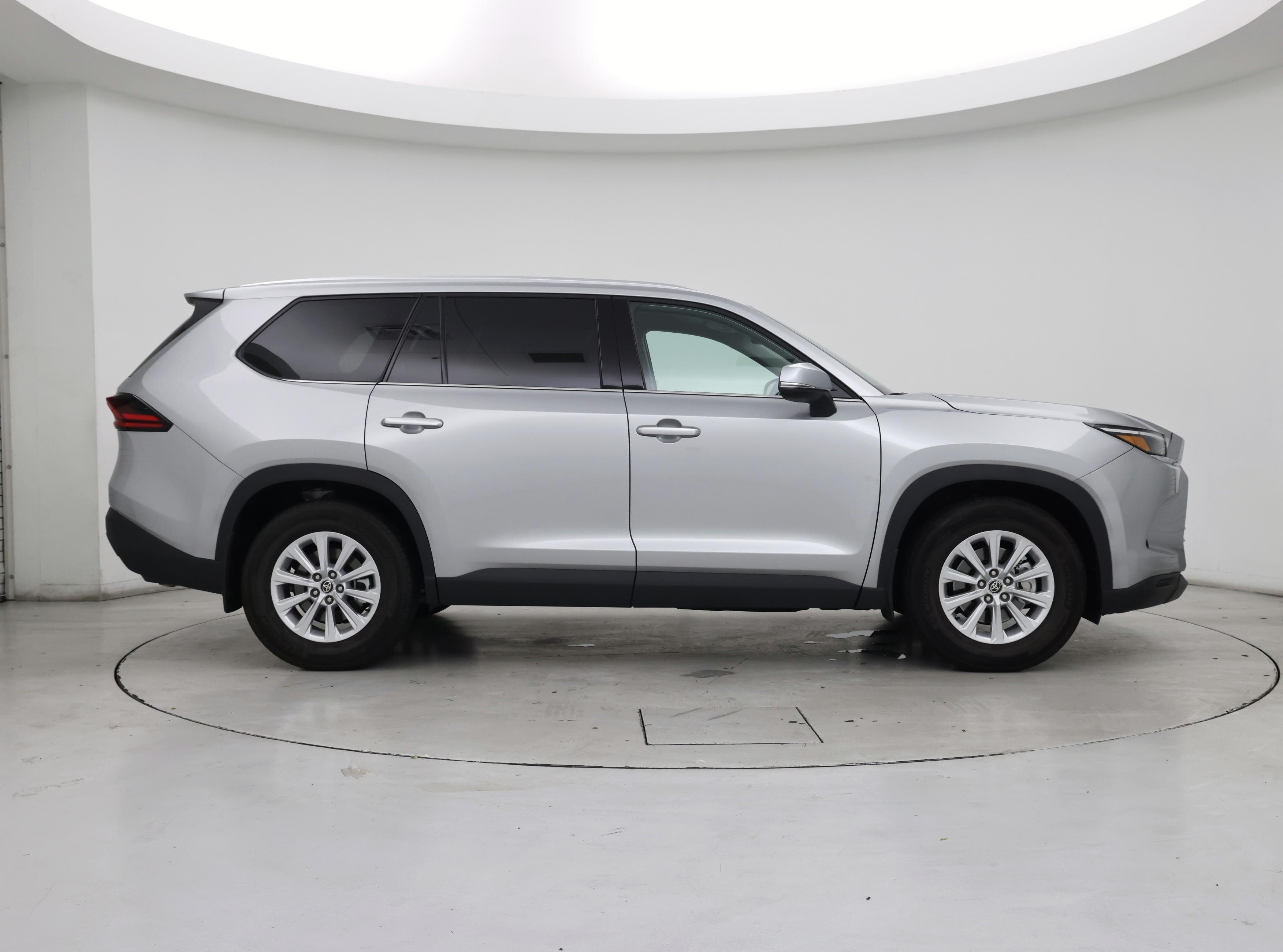 Thumbnail: 2025 Toyota Highlander - 7